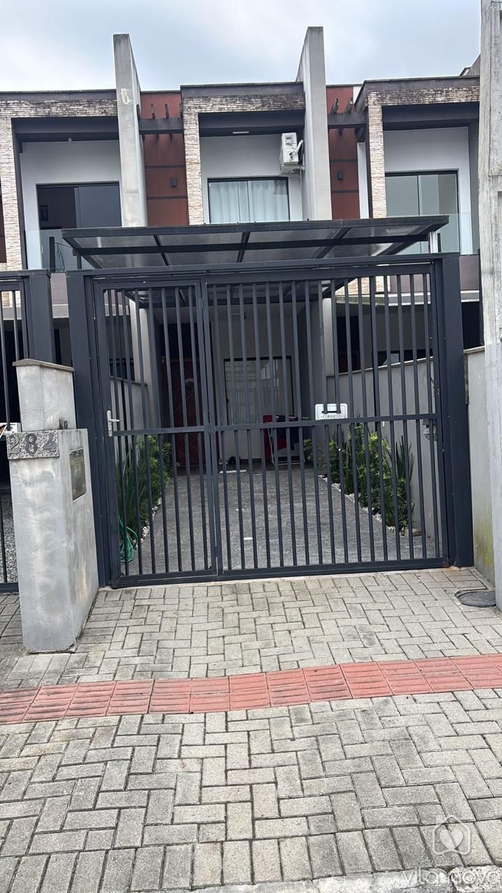 Sobrado Geminado à venda no Vila Nova