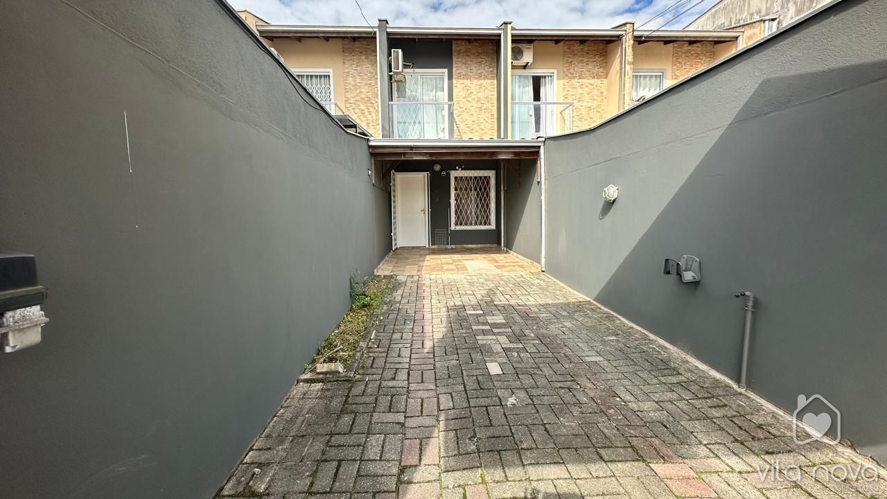 Sobrado Geminado à venda no Vila Nova