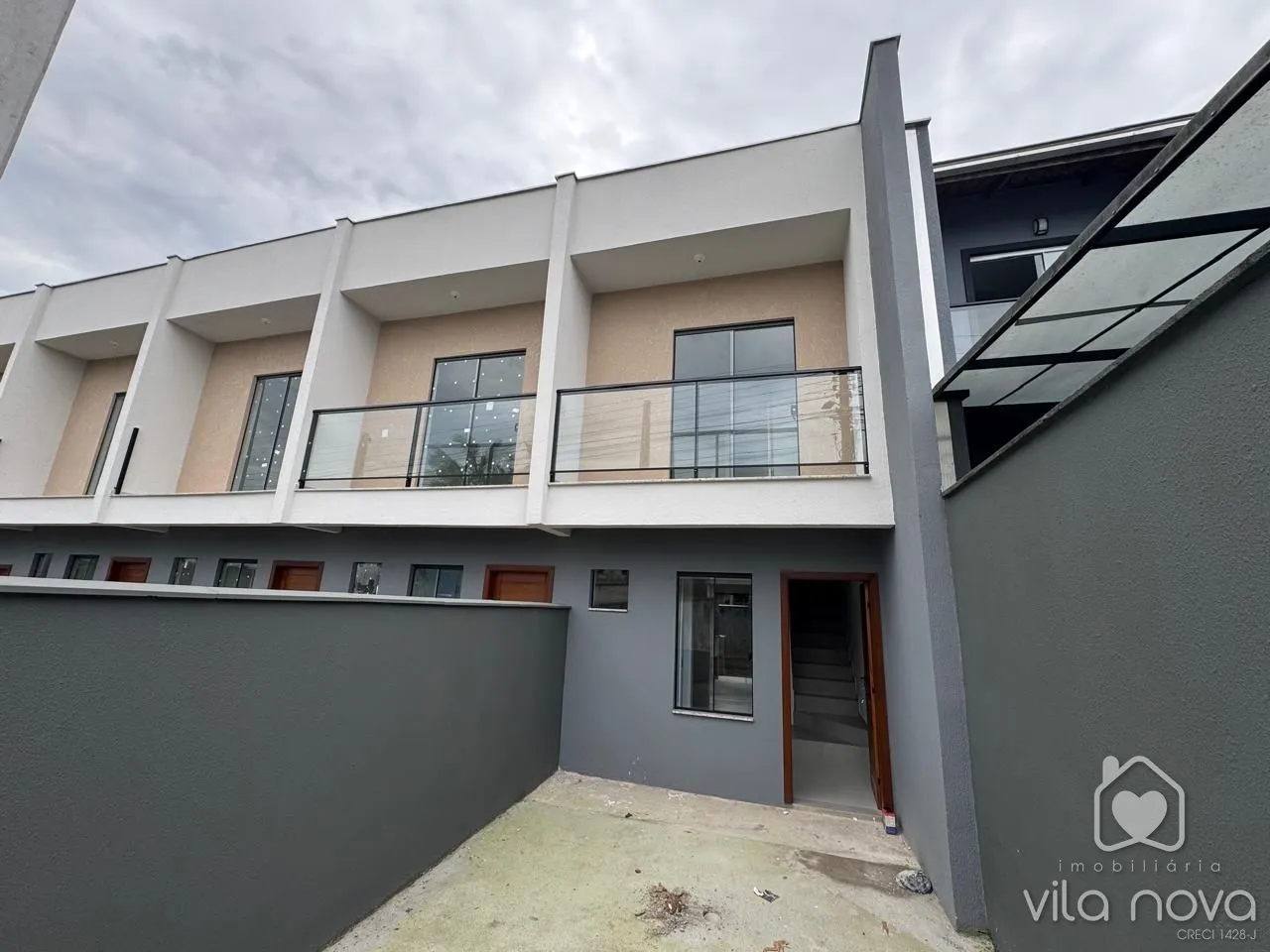 Sobrado Geminado à venda no Vila Nova