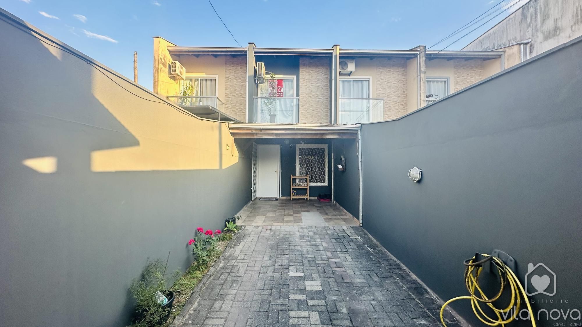 Sobrado Geminado à venda no Vila Nova