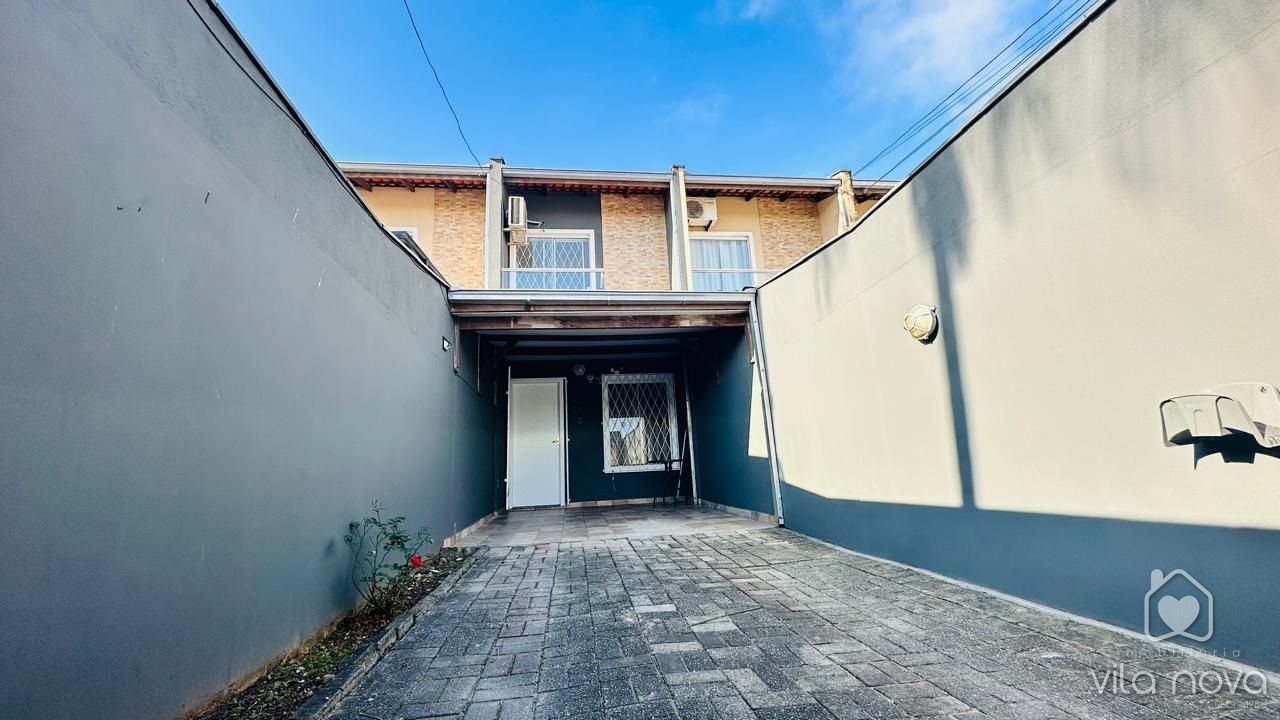 Sobrado Geminado à venda no Vila Nova