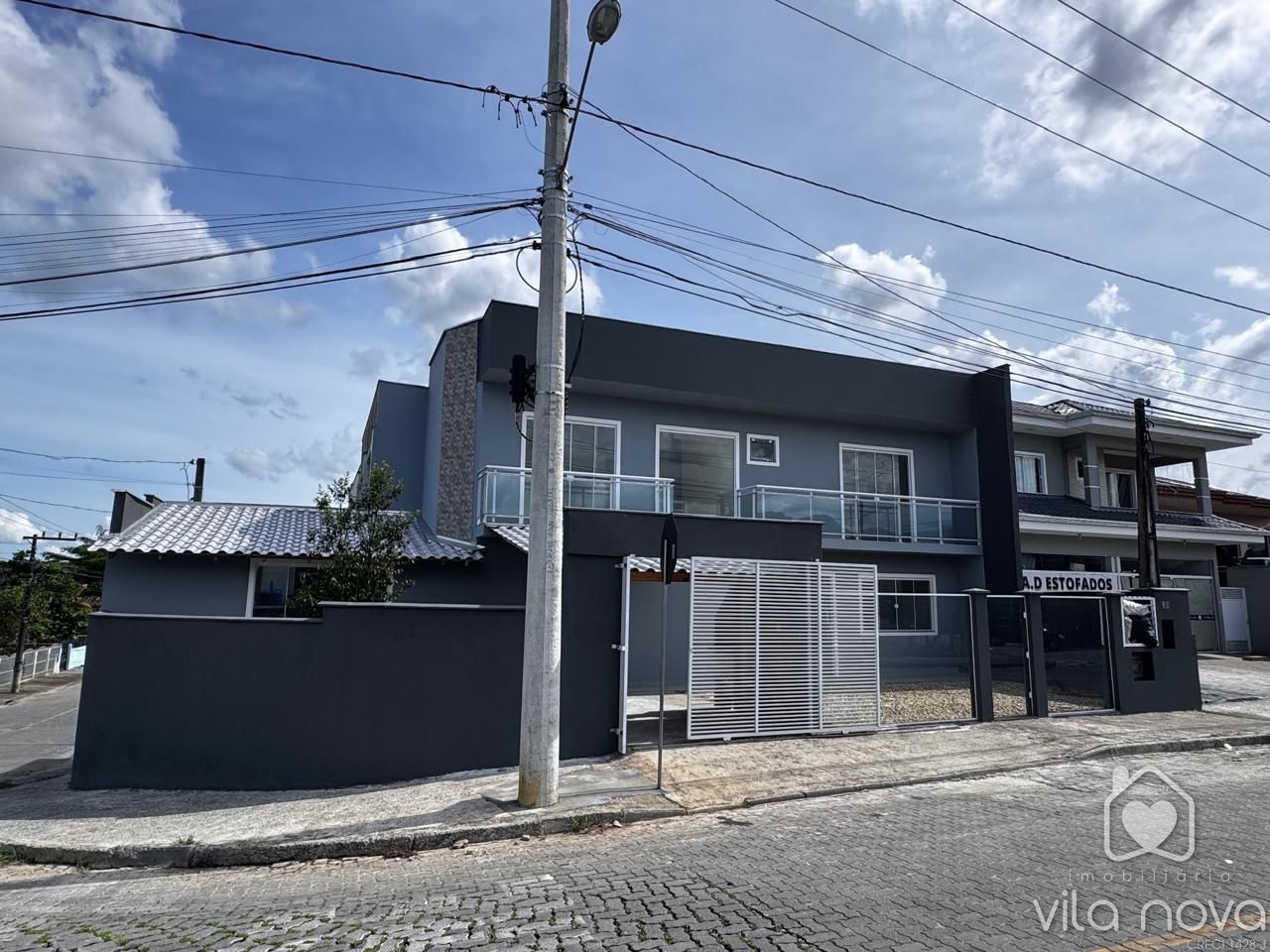Sobrado Geminado para locação no Vila Nova