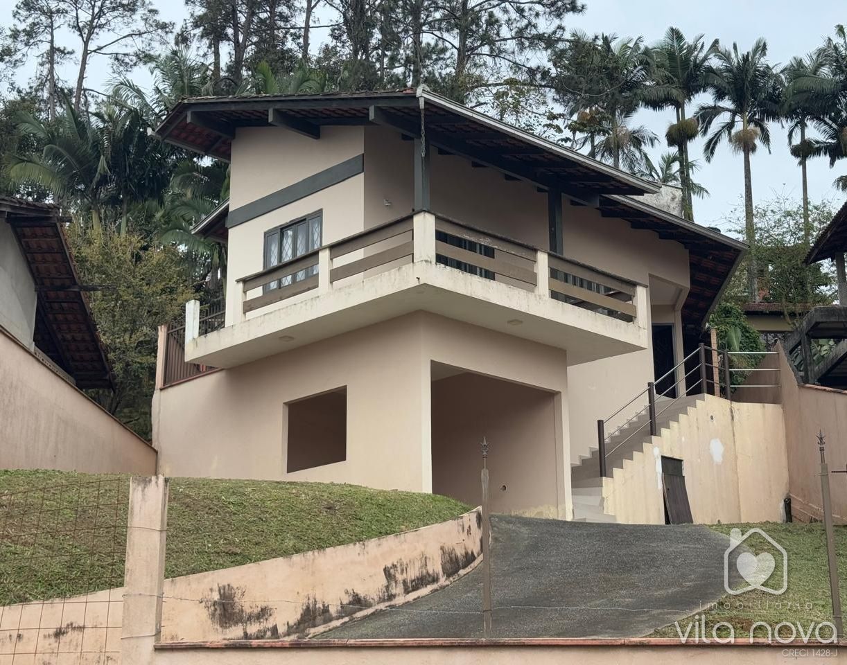 Sobrado Averbado à venda no Itaum