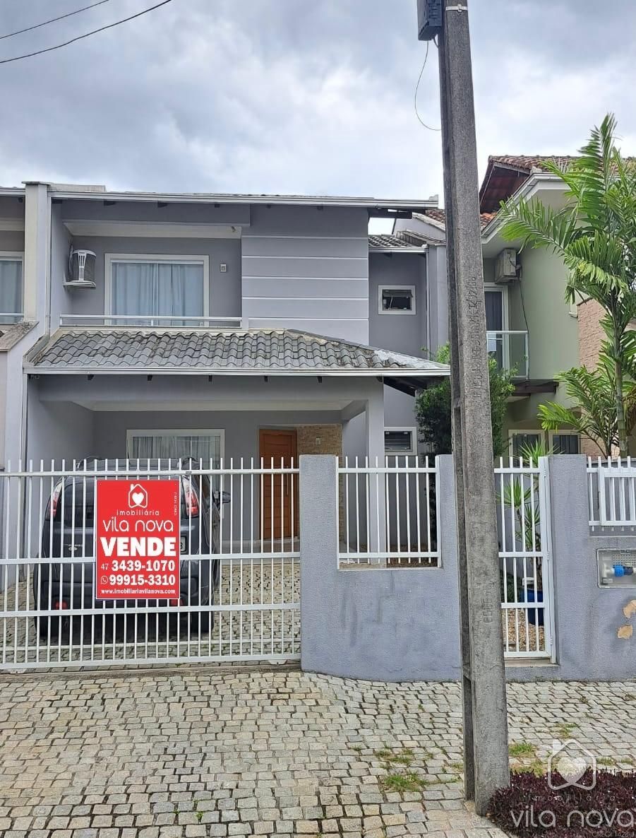 Sobrado Geminado à venda no Vila Nova