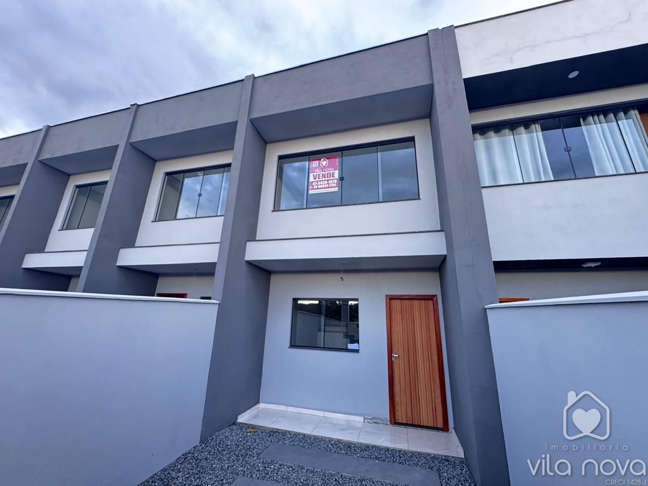 Sobrado Geminado à venda no Vila Nova