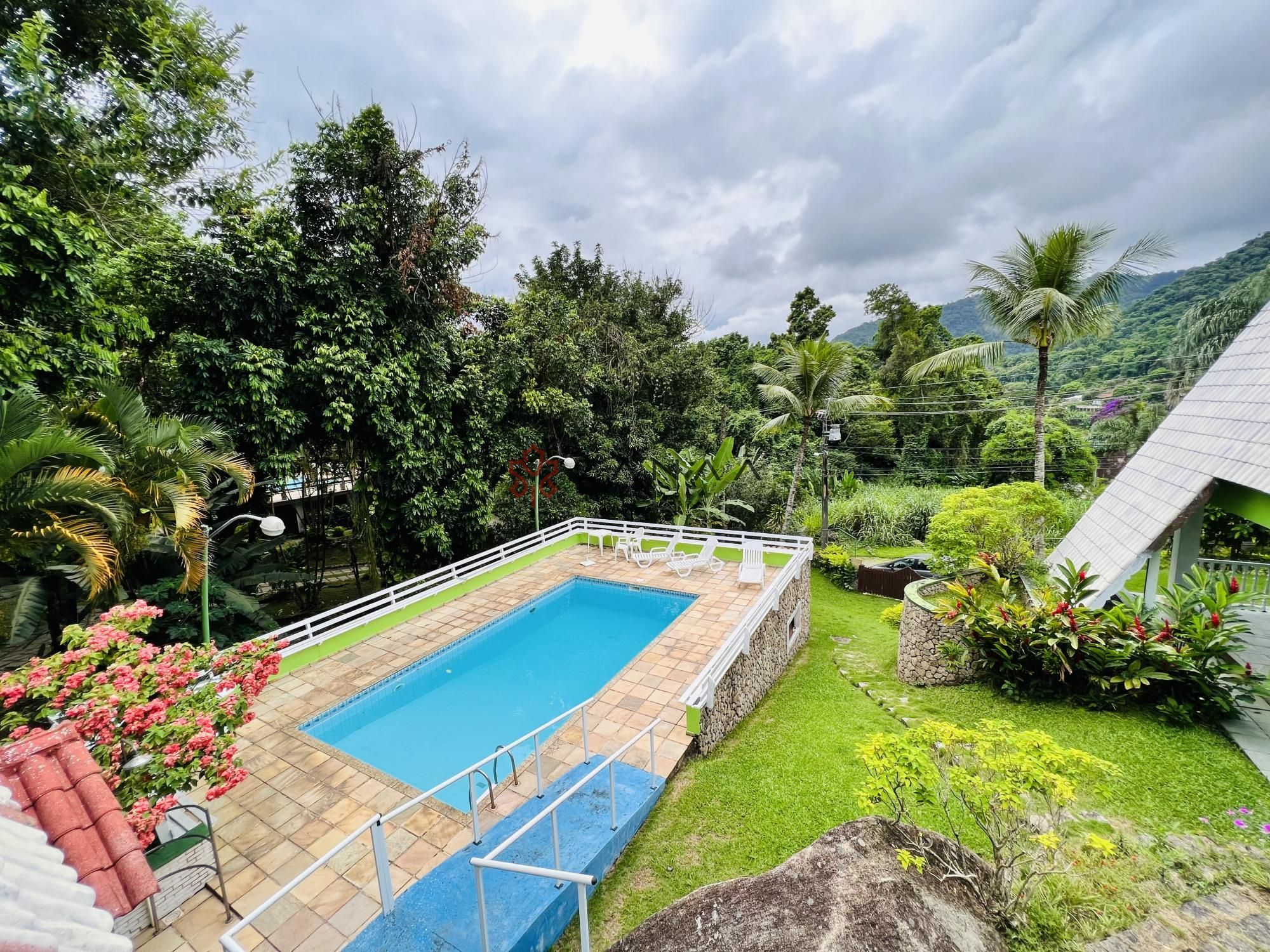 Casa de Condomínio à venda com 9 quartos, 572m² - Foto 2