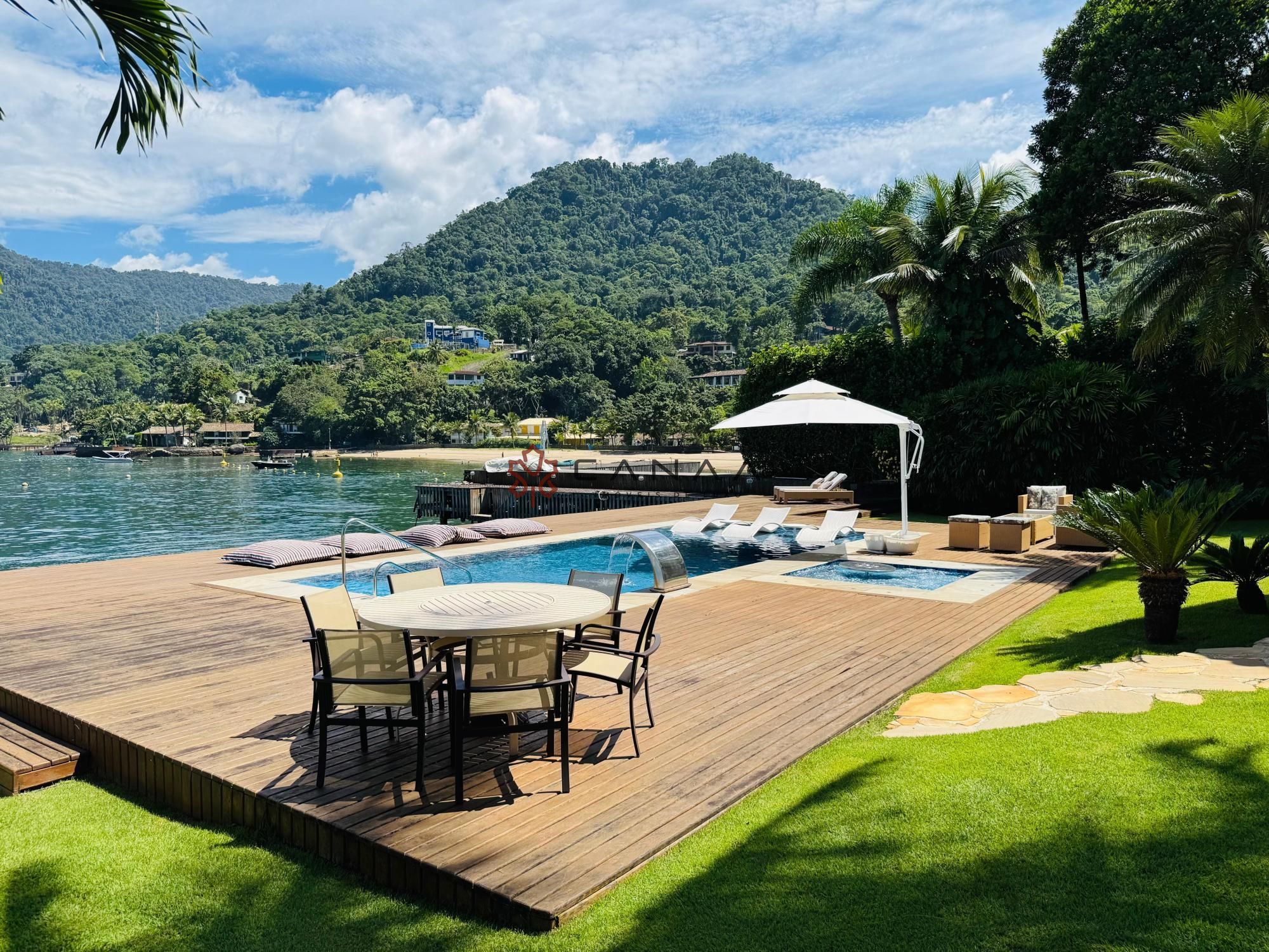 Casa à venda e temporada com 6 quartos, 700m² - Foto 13