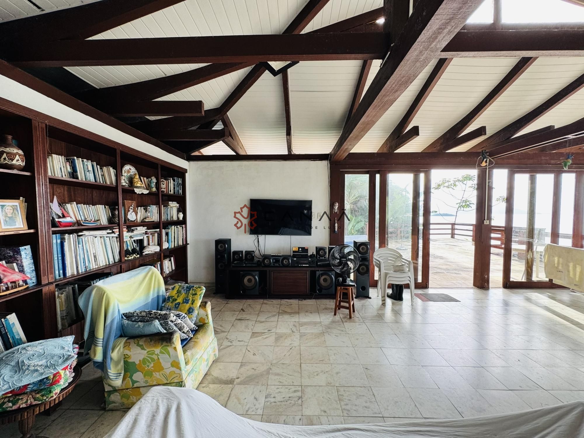 Casa à venda com 2 quartos, 333m² - Foto 13