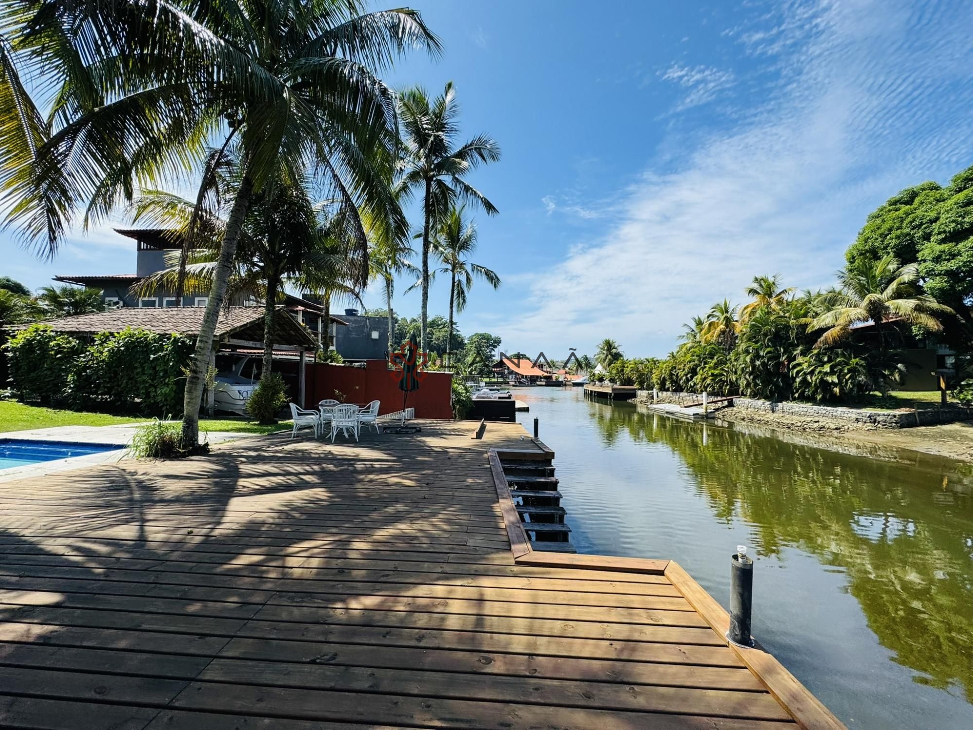 Casa de Condomínio à venda e temporada com 4 quartos, 266m² - Foto 10