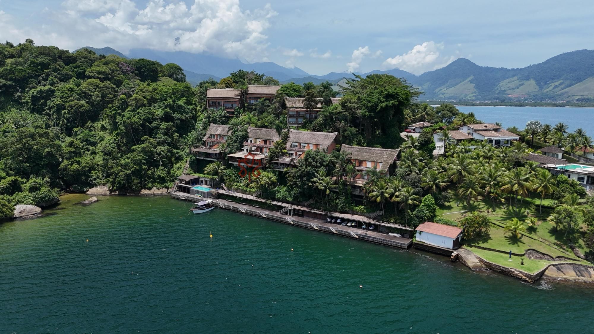 Casa de Condomínio à venda com 4 quartos, 249m² - Foto 54