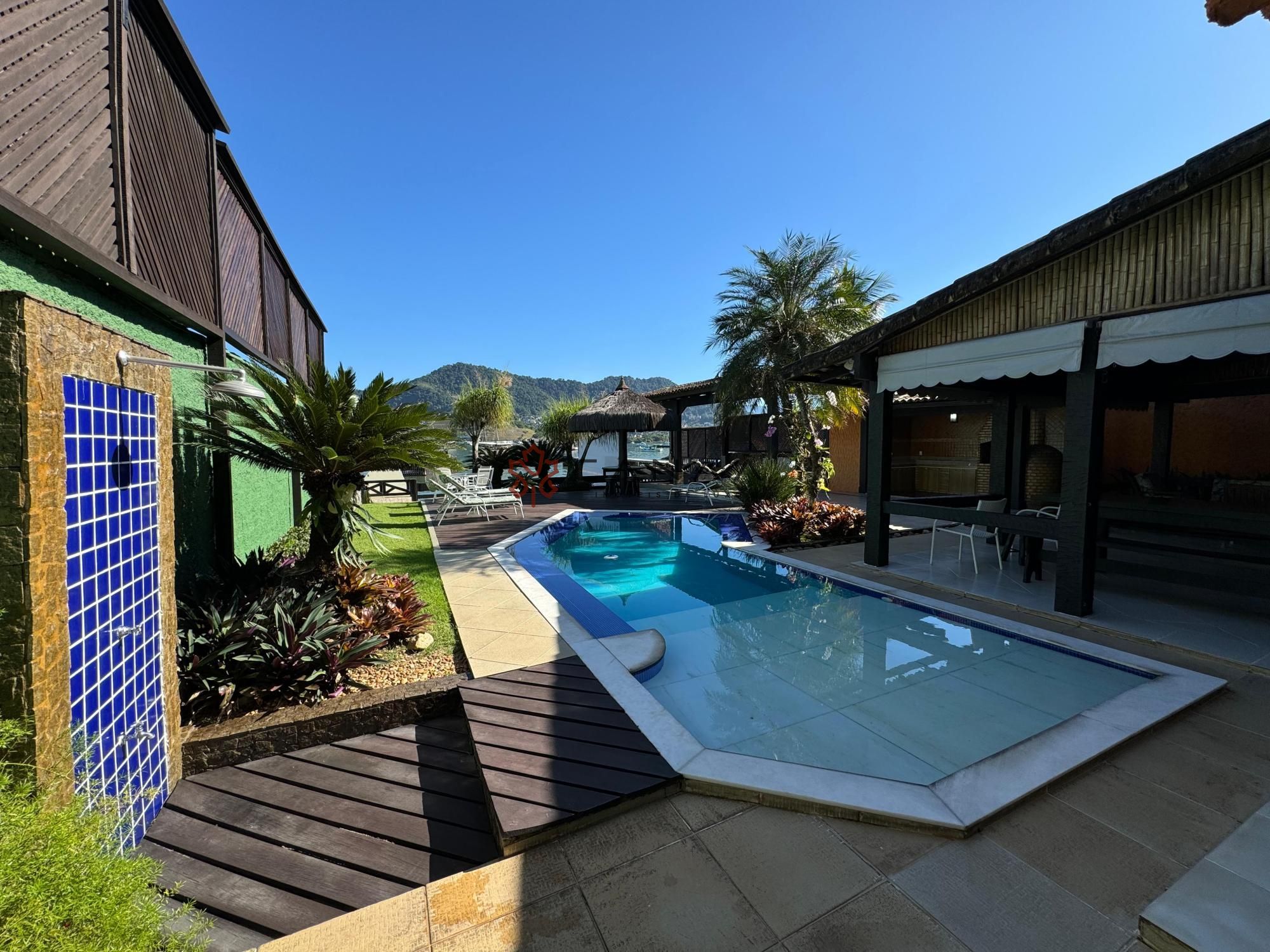 Casa à venda com 4 quartos, 600m² - Foto 21