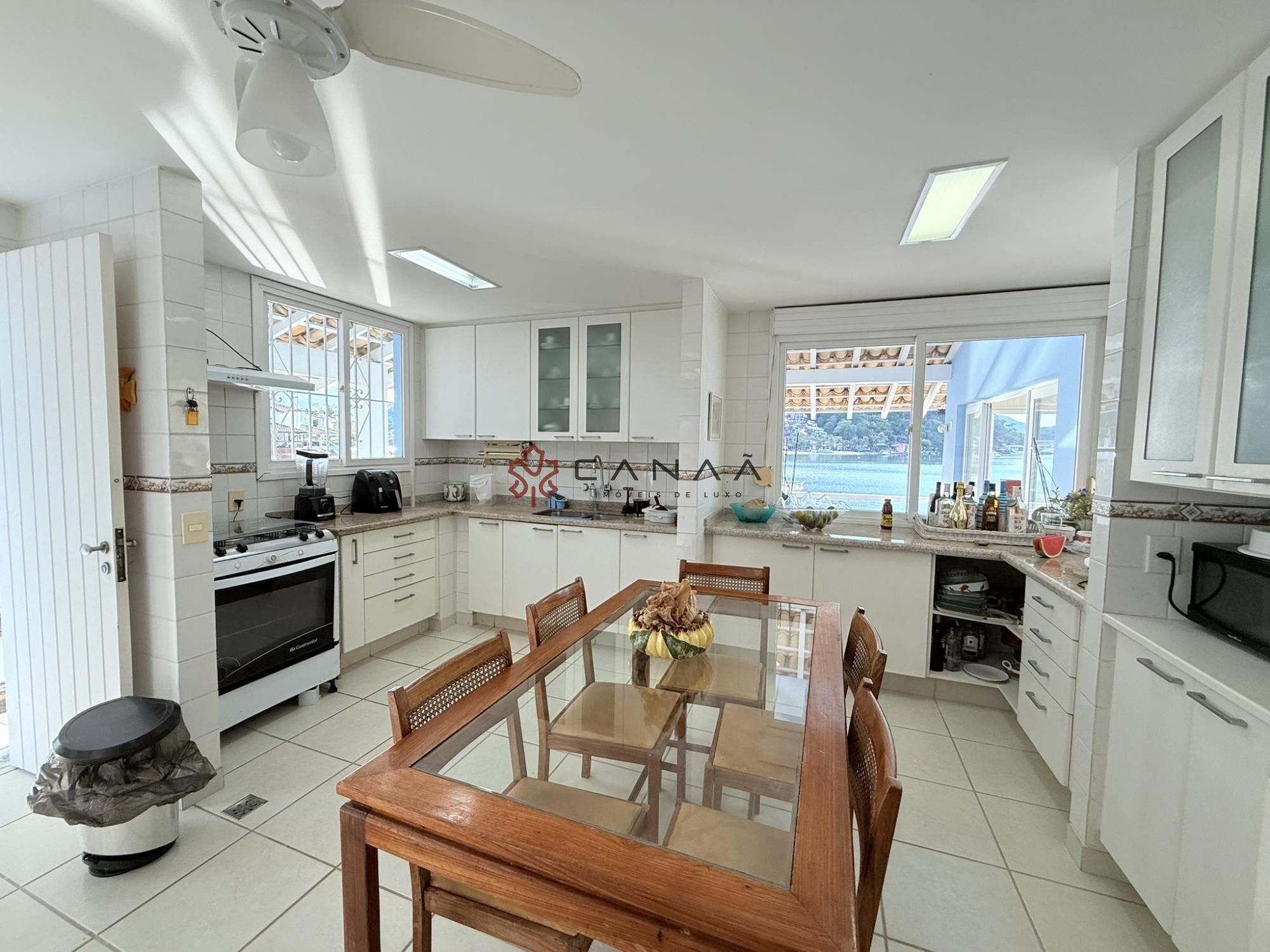 Casa de Condomínio à venda com 8 quartos, 500m² - Foto 22