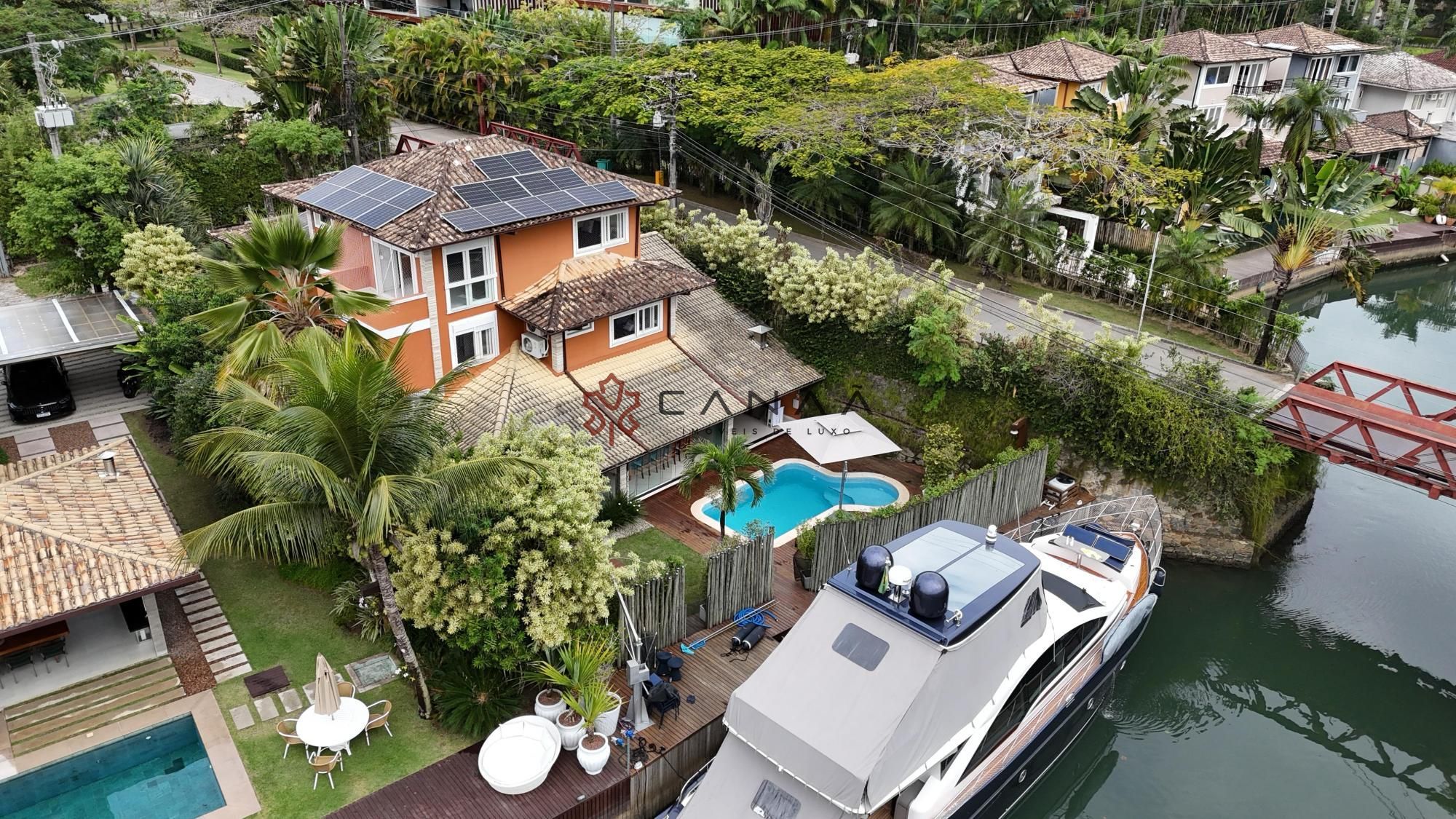Casa de Condomínio à venda com 5 quartos, 483m² - Foto 2