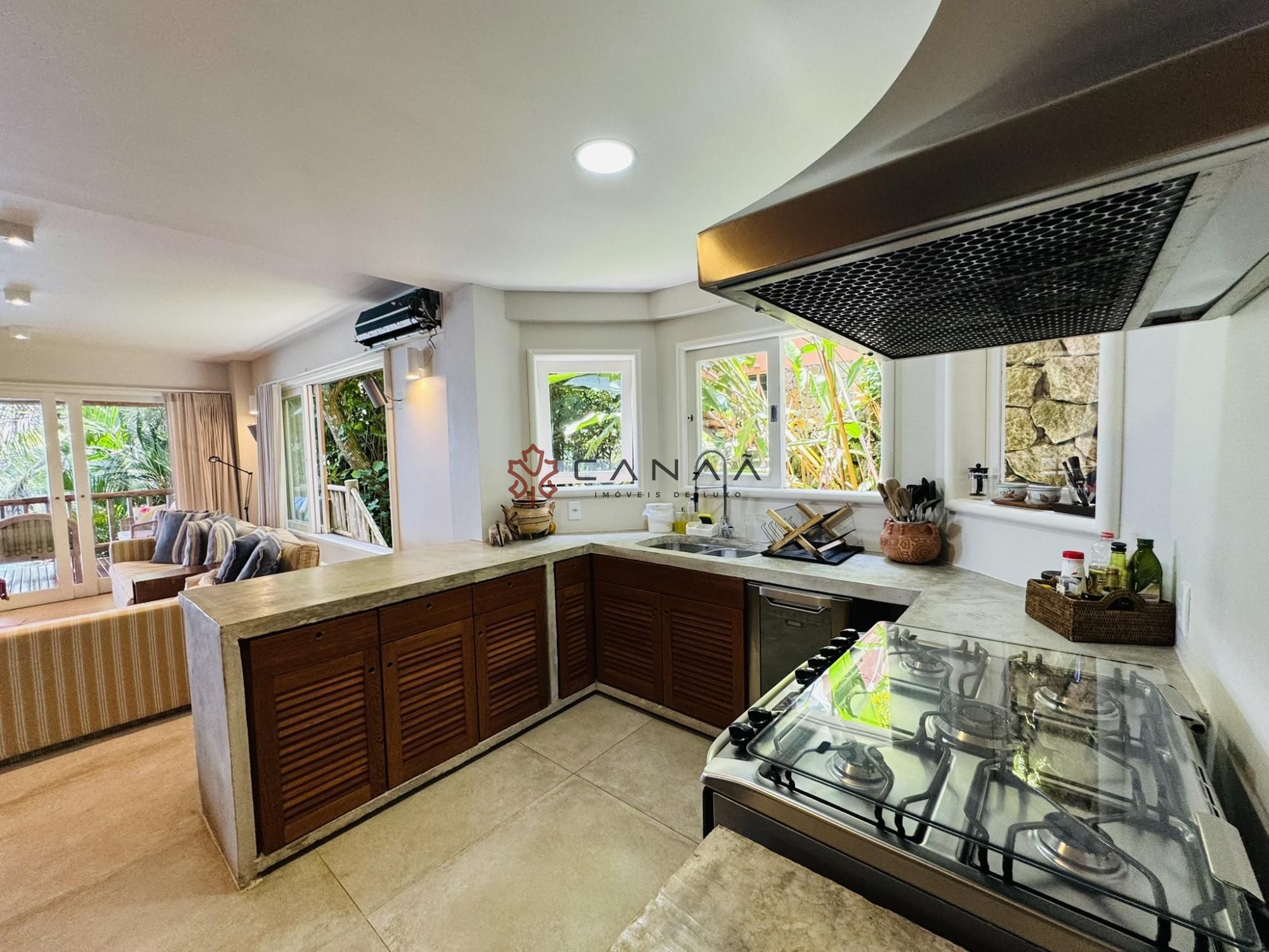 Casa à venda com 4 quartos, 260m² - Foto 16