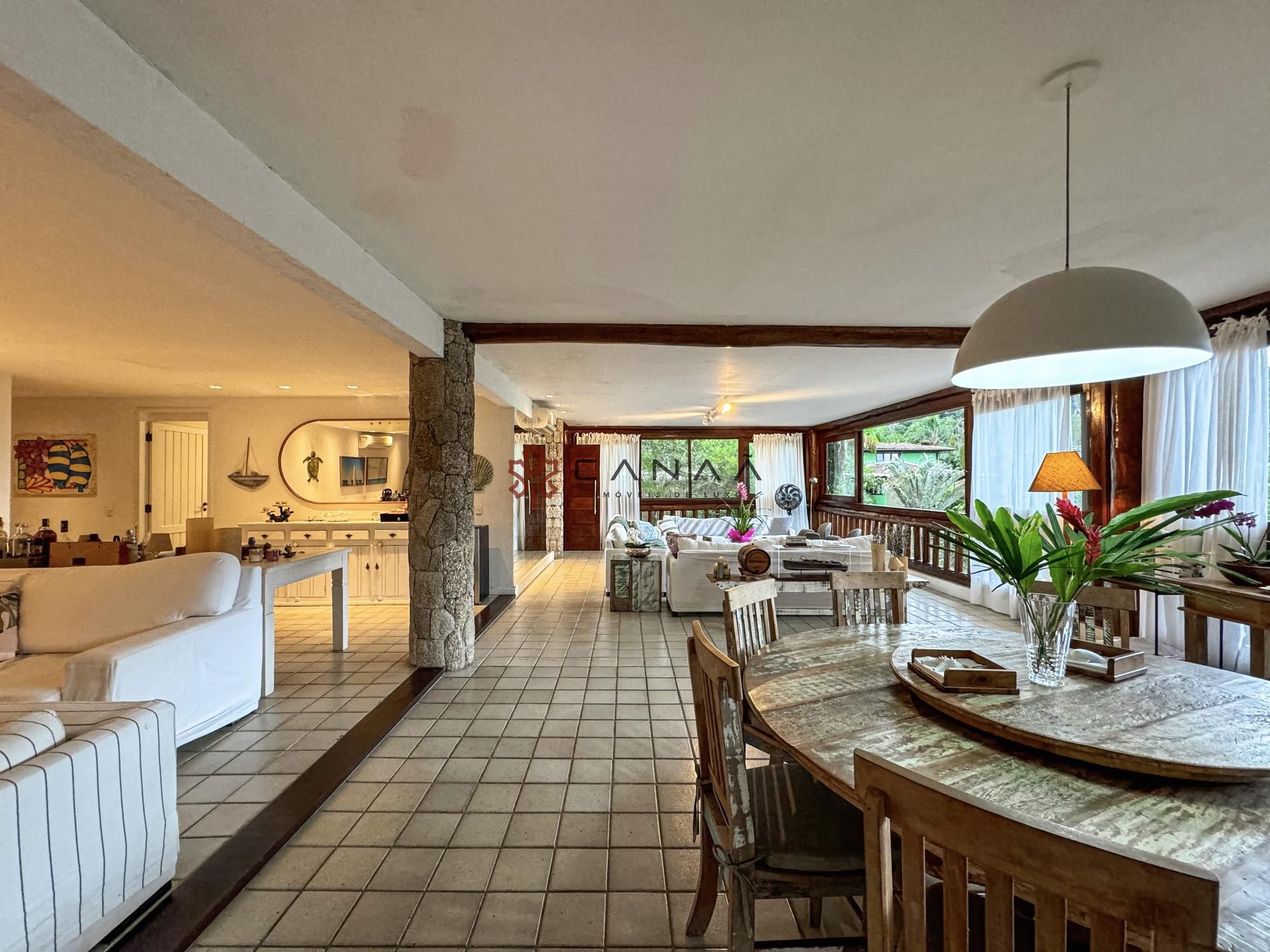 Casa de Condomínio à venda e temporada com 4 quartos, 300m² - Foto 2
