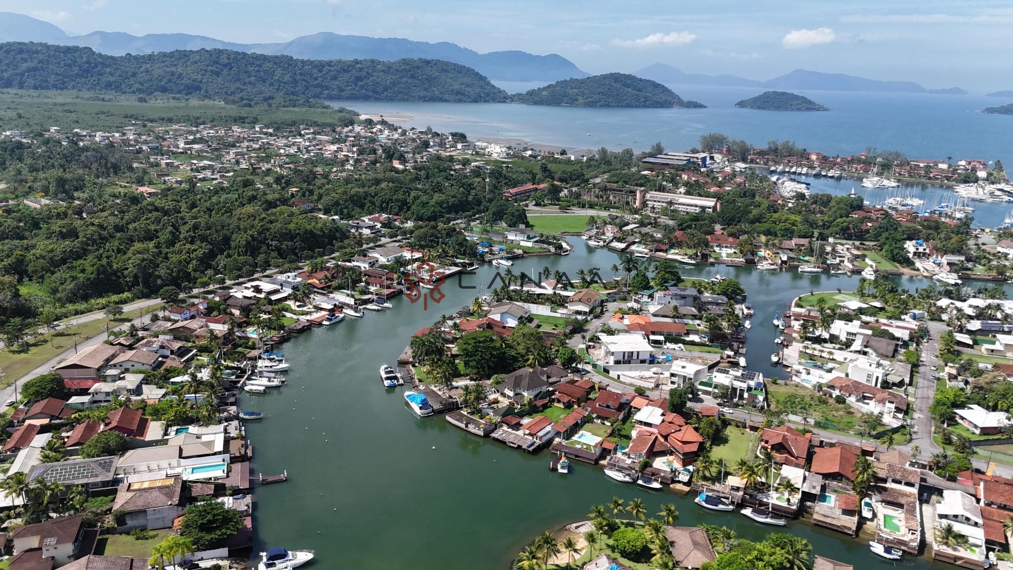 Casa de Condomínio à venda e temporada com 4 quartos, 266m² - Foto 31