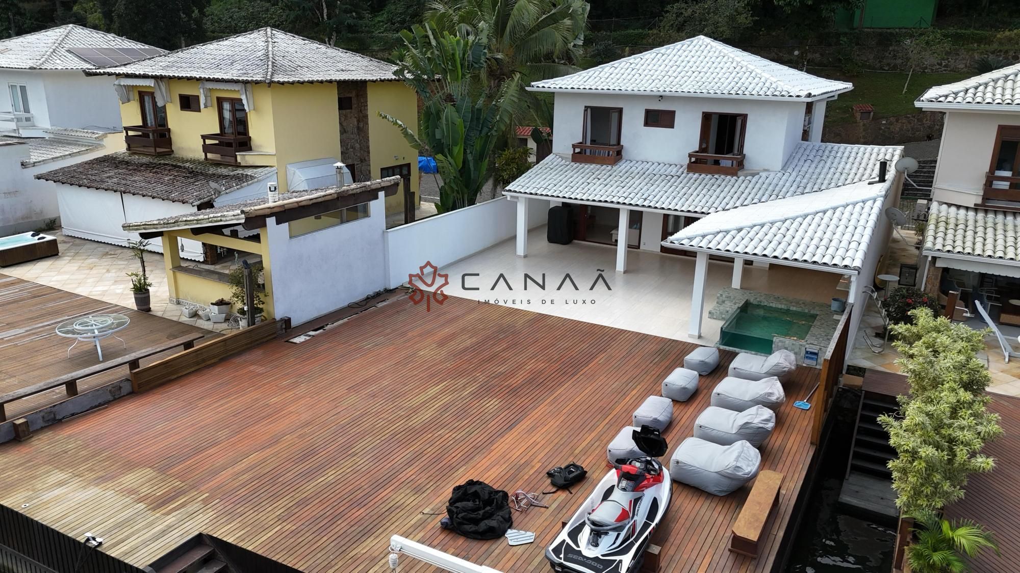 Casa de Condomínio à venda com 4 quartos, 249m² - Foto 31