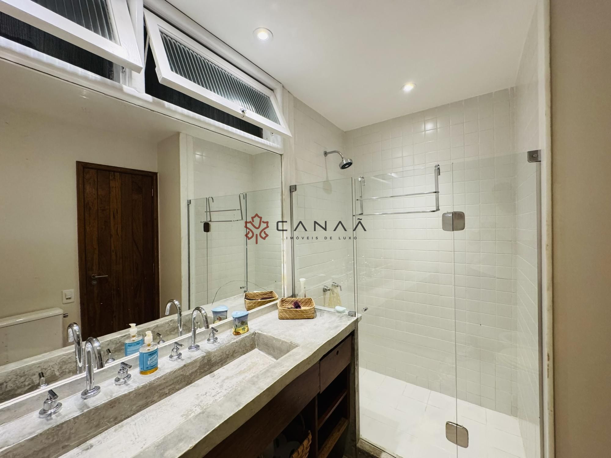 Casa à venda com 4 quartos, 260m² - Foto 29