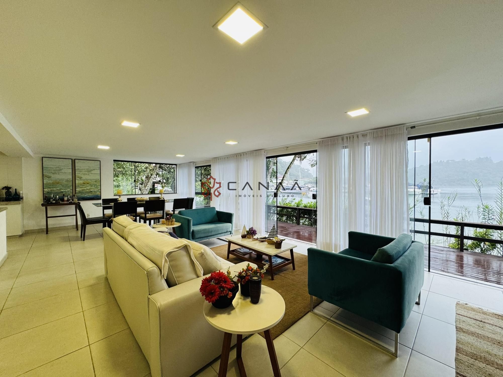 Casa de Condomínio à venda com 4 quartos, 250m² - Foto 13
