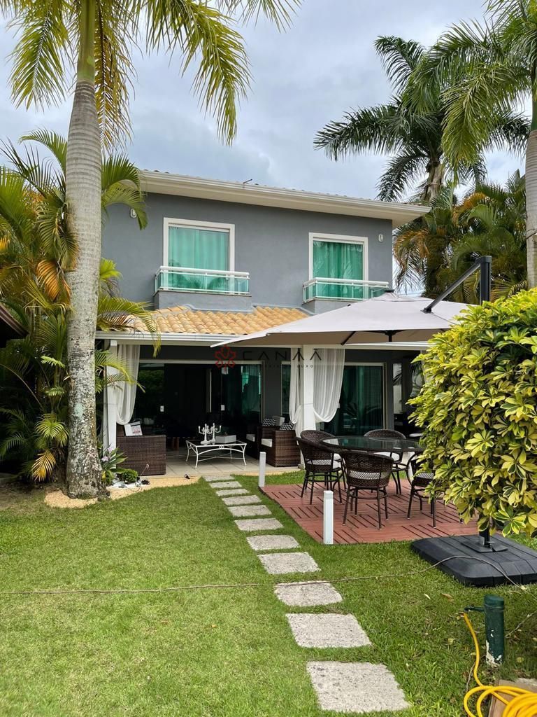 Casa de Condomínio à venda com 4 quartos, 232m² - Foto 2