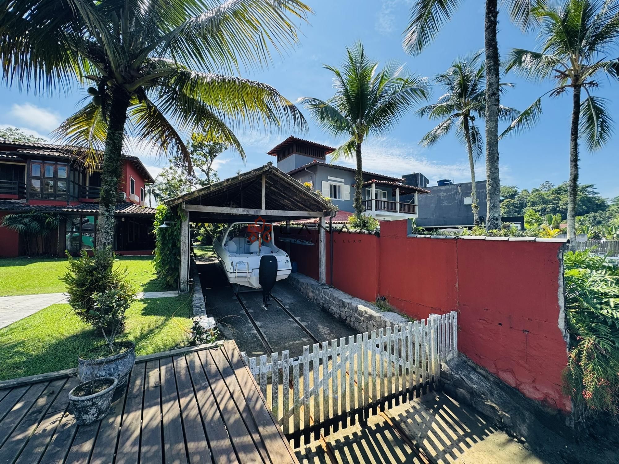 Casa de Condomínio à venda e temporada com 4 quartos, 266m² - Foto 4