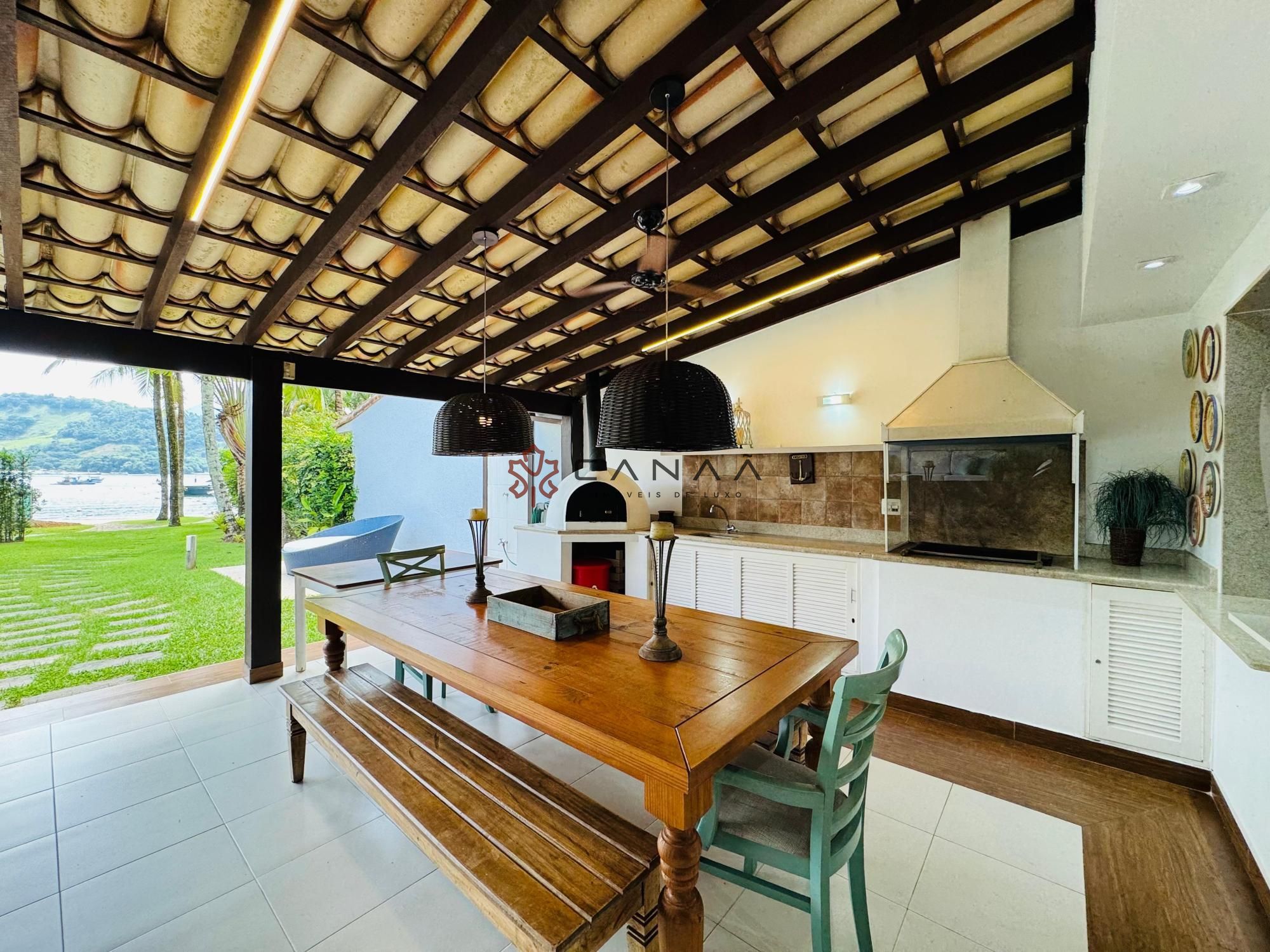 Casa de Condomínio à venda com 4 quartos, 250m² - Foto 4