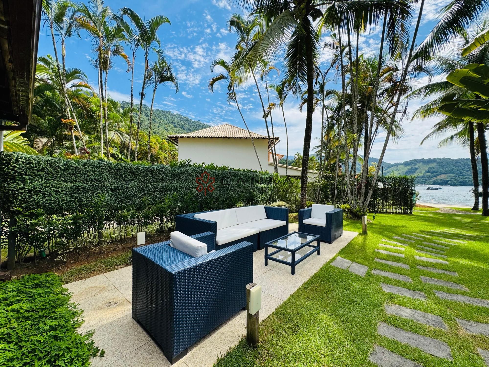 Casa de Condomínio à venda com 4 quartos, 250m² - Foto 1