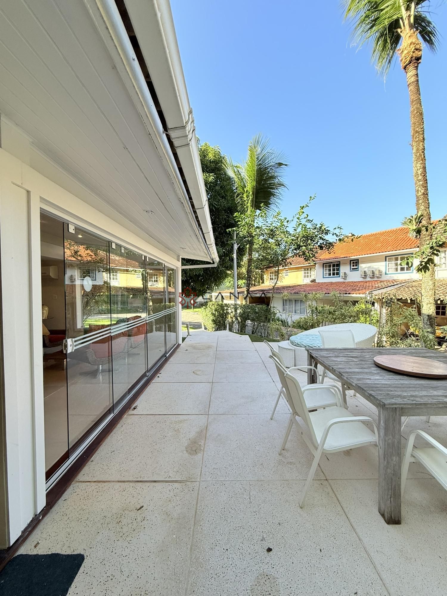 Casa de Condomínio à venda e aluguel com 4 quartos, 199m² - Foto 2