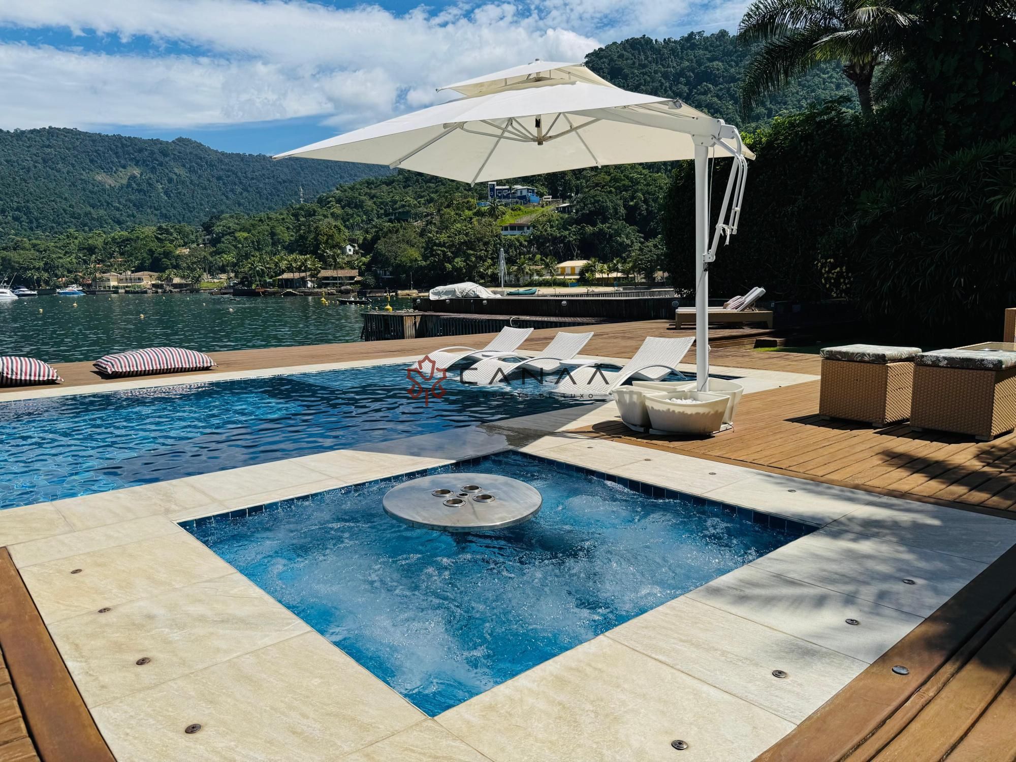 Casa à venda e temporada com 6 quartos, 700m² - Foto 7