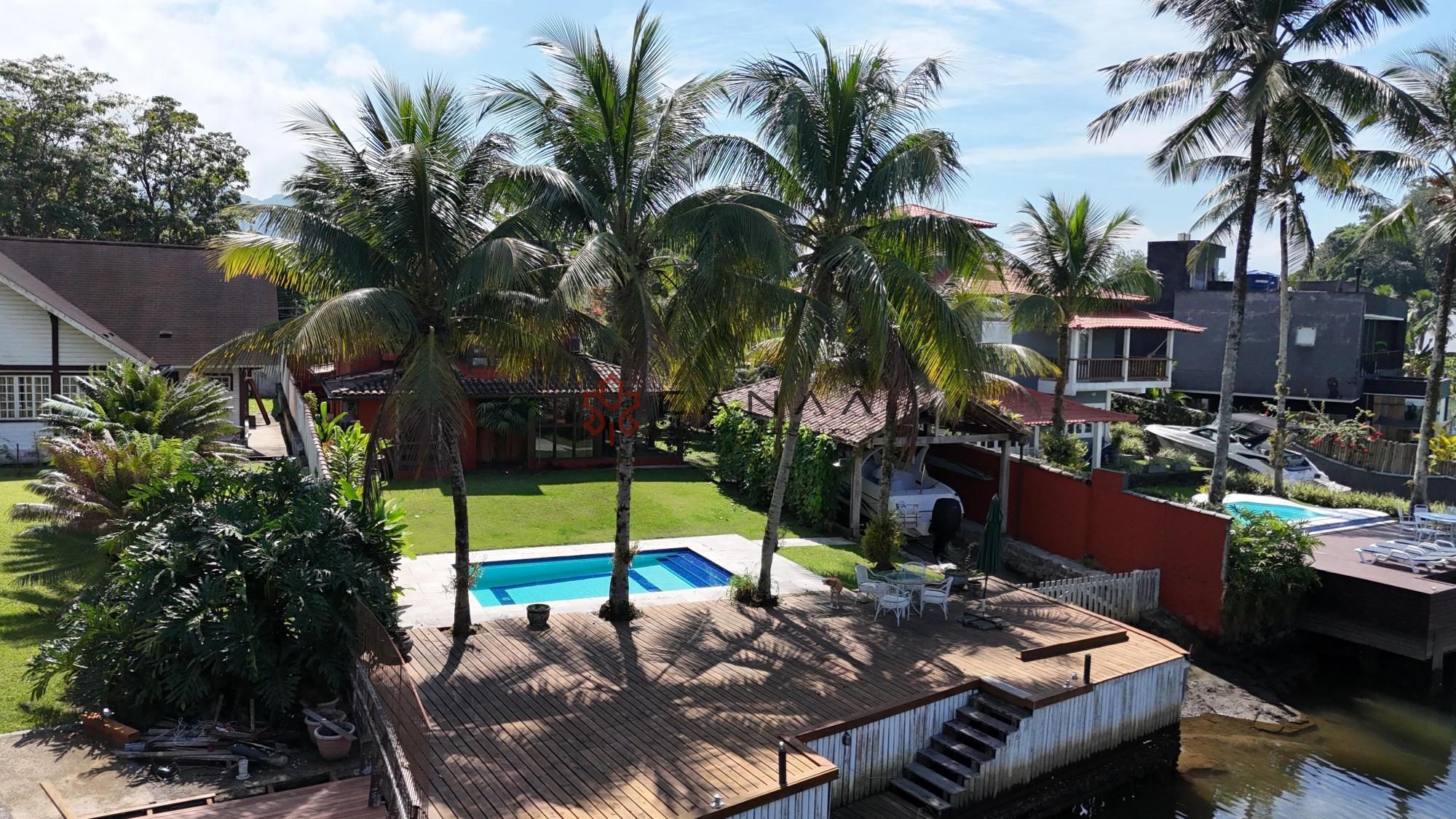 Casa de Condomínio à venda e temporada com 4 quartos, 266m² - Foto 3