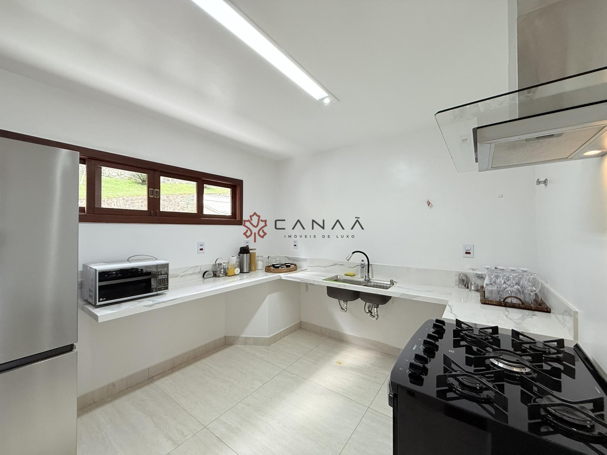 Casa de Condomínio à venda com 4 quartos, 249m² - Foto 13