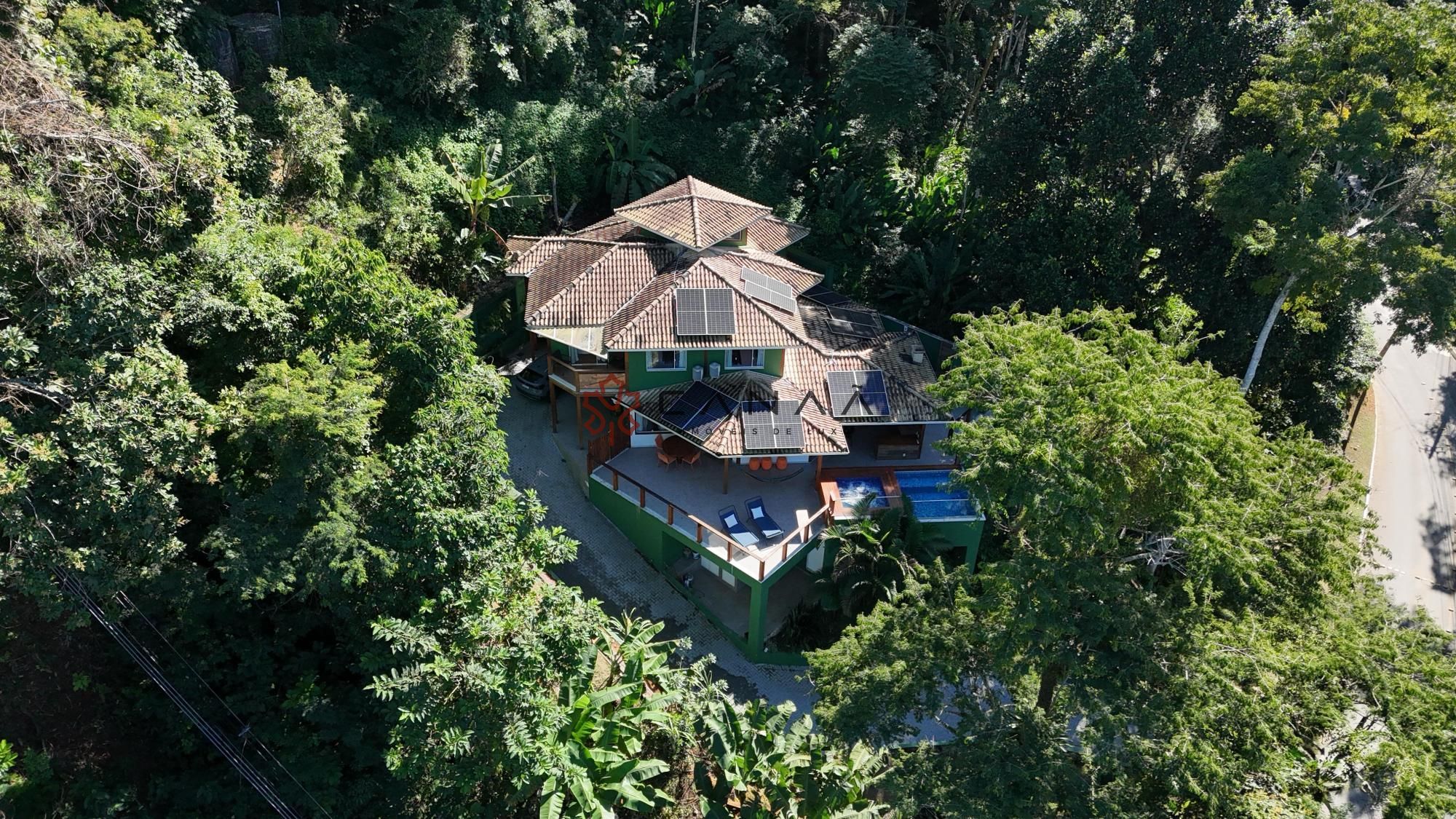 Casa de Condomínio à venda e aluguel com 5 quartos, 400m² - Foto 4