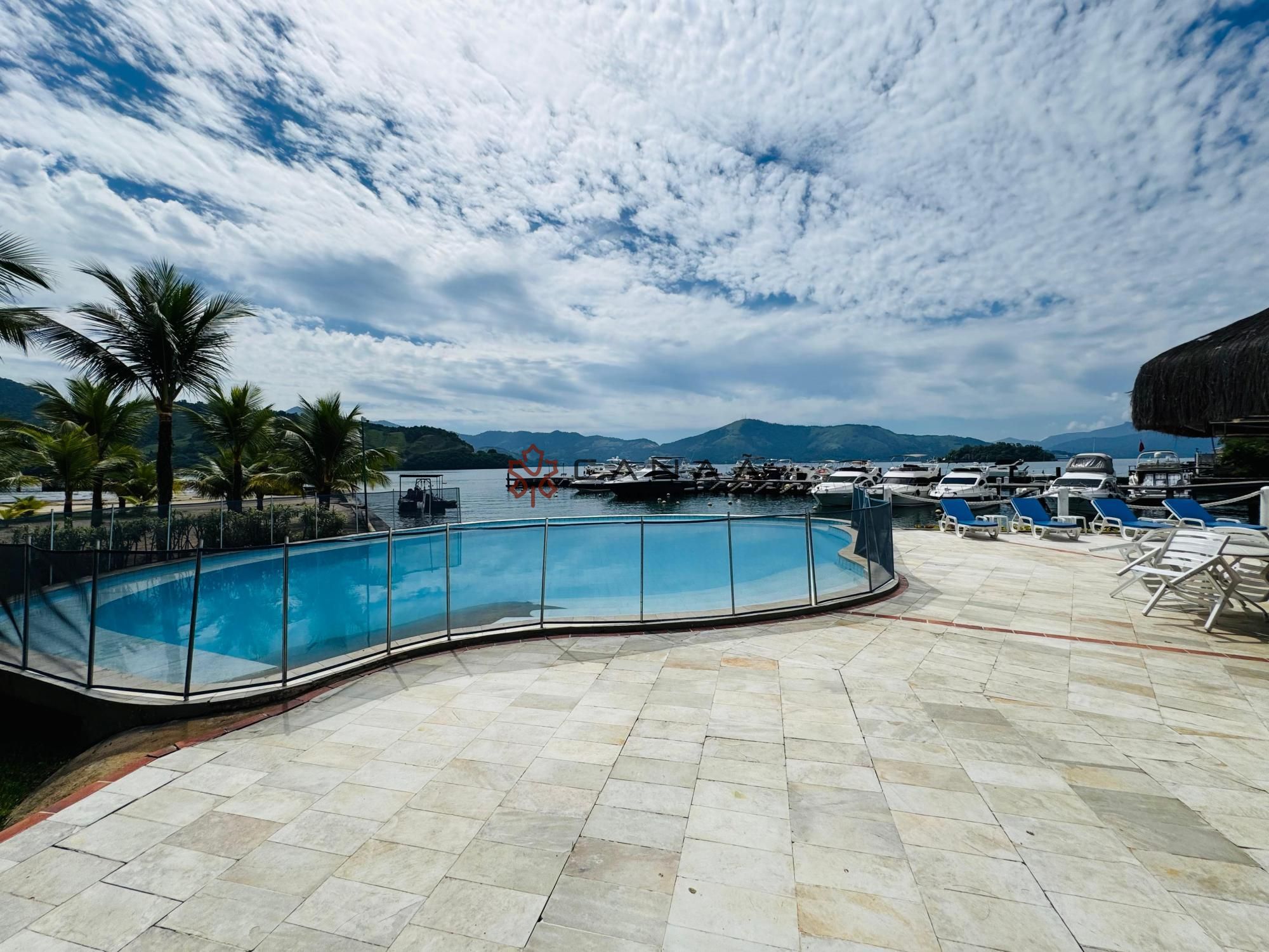 Casa de Condomínio à venda com 4 quartos, 250m² - Foto 32