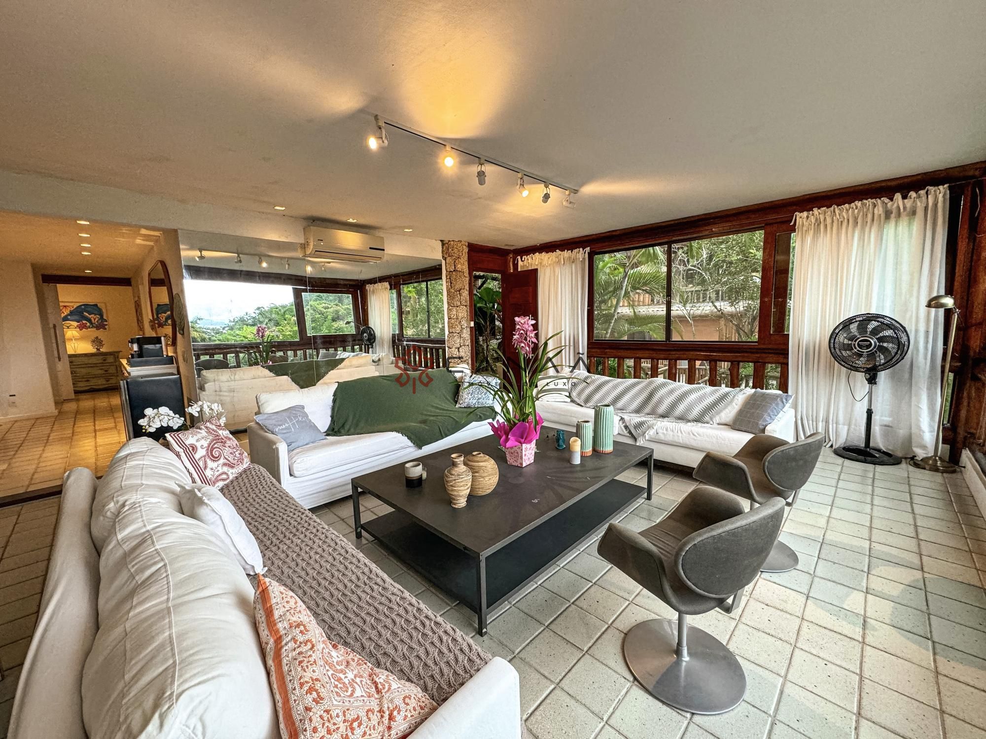 Casa de Condomínio à venda e temporada com 4 quartos, 300m² - Foto 9