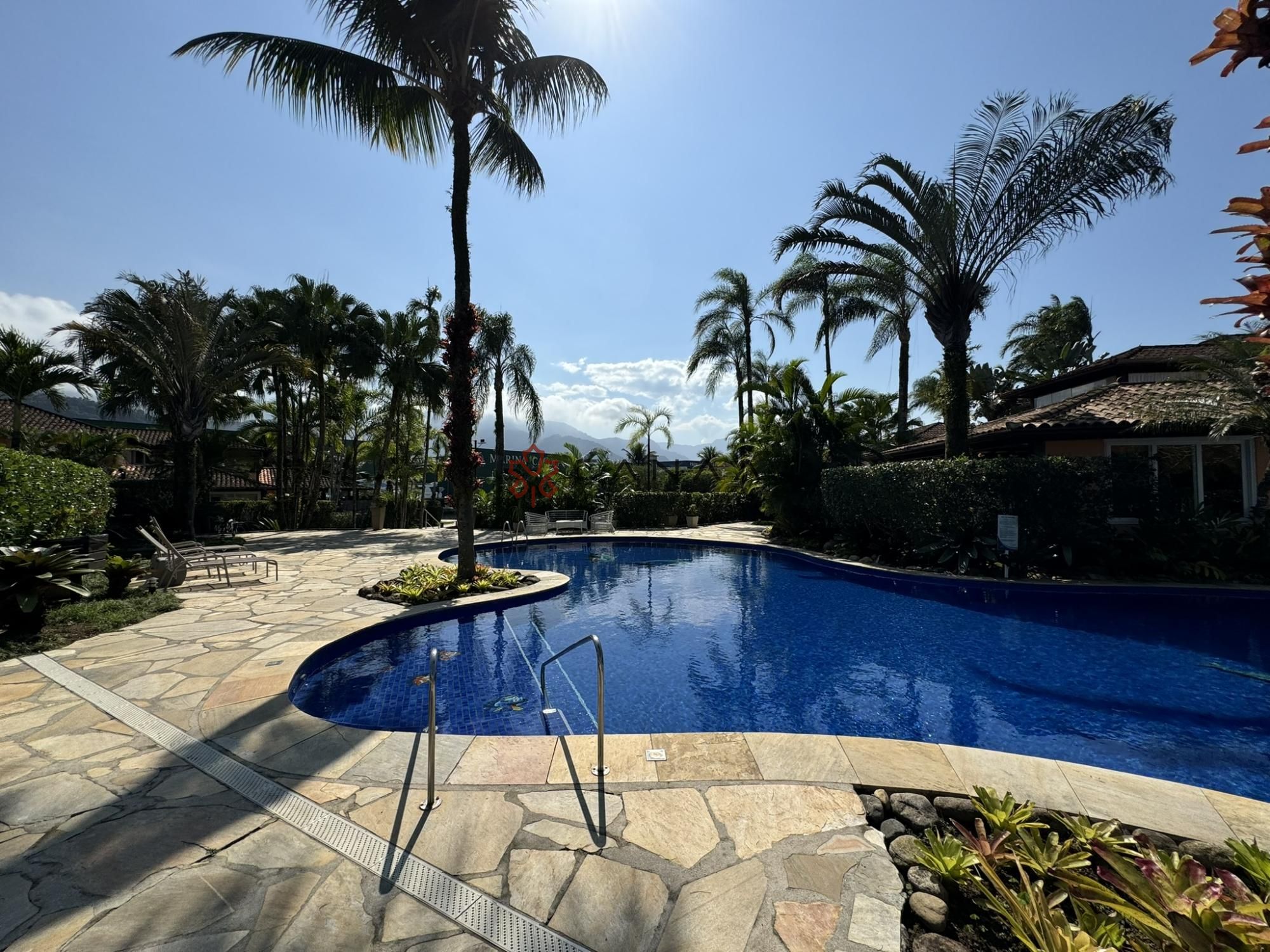 Casa de Condomínio à venda com 4 quartos, 300m² - Foto 11