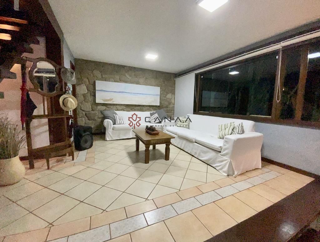 Casa à venda com 5 quartos, 313m² - Foto 10