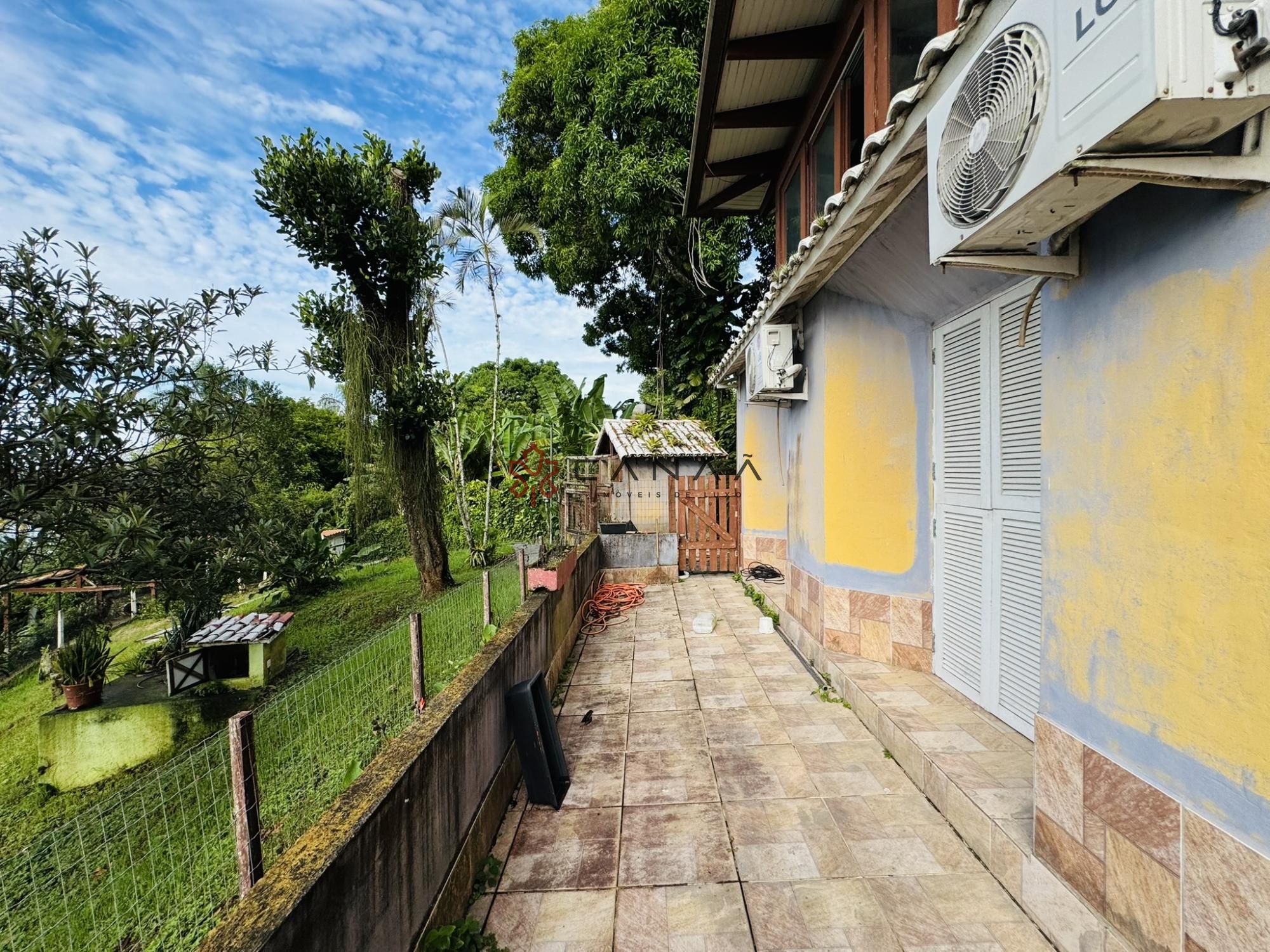 Casa à venda com 2 quartos, 333m² - Foto 4