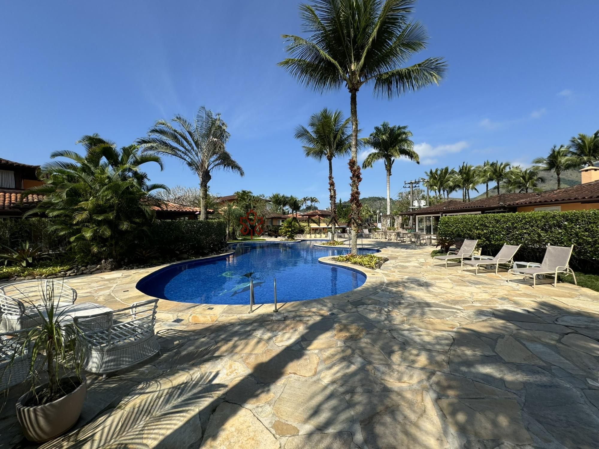 Casa de Condomínio à venda com 4 quartos, 300m² - Foto 10