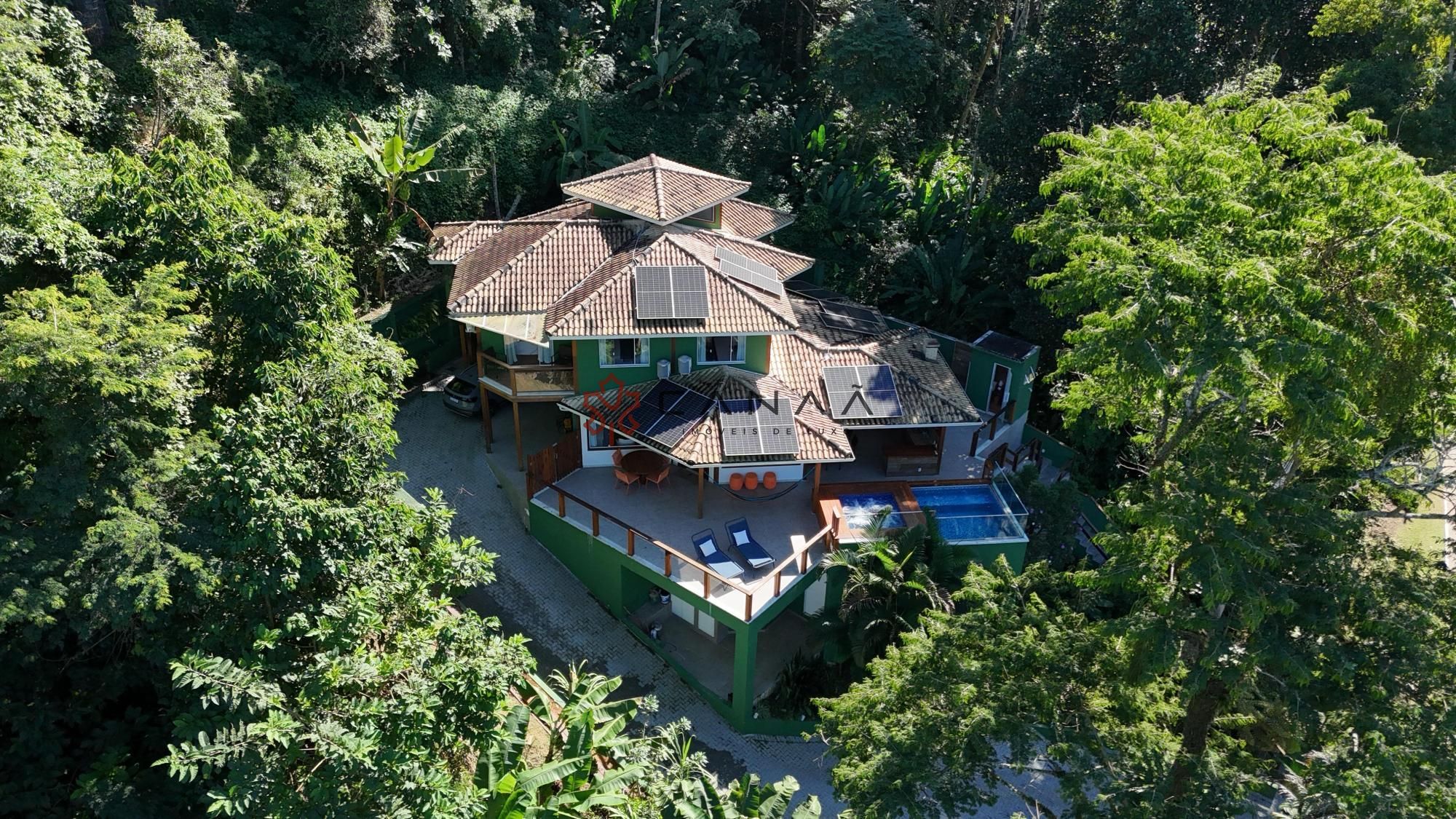 Casa de Condomínio à venda e aluguel com 5 quartos, 400m² - Foto 1