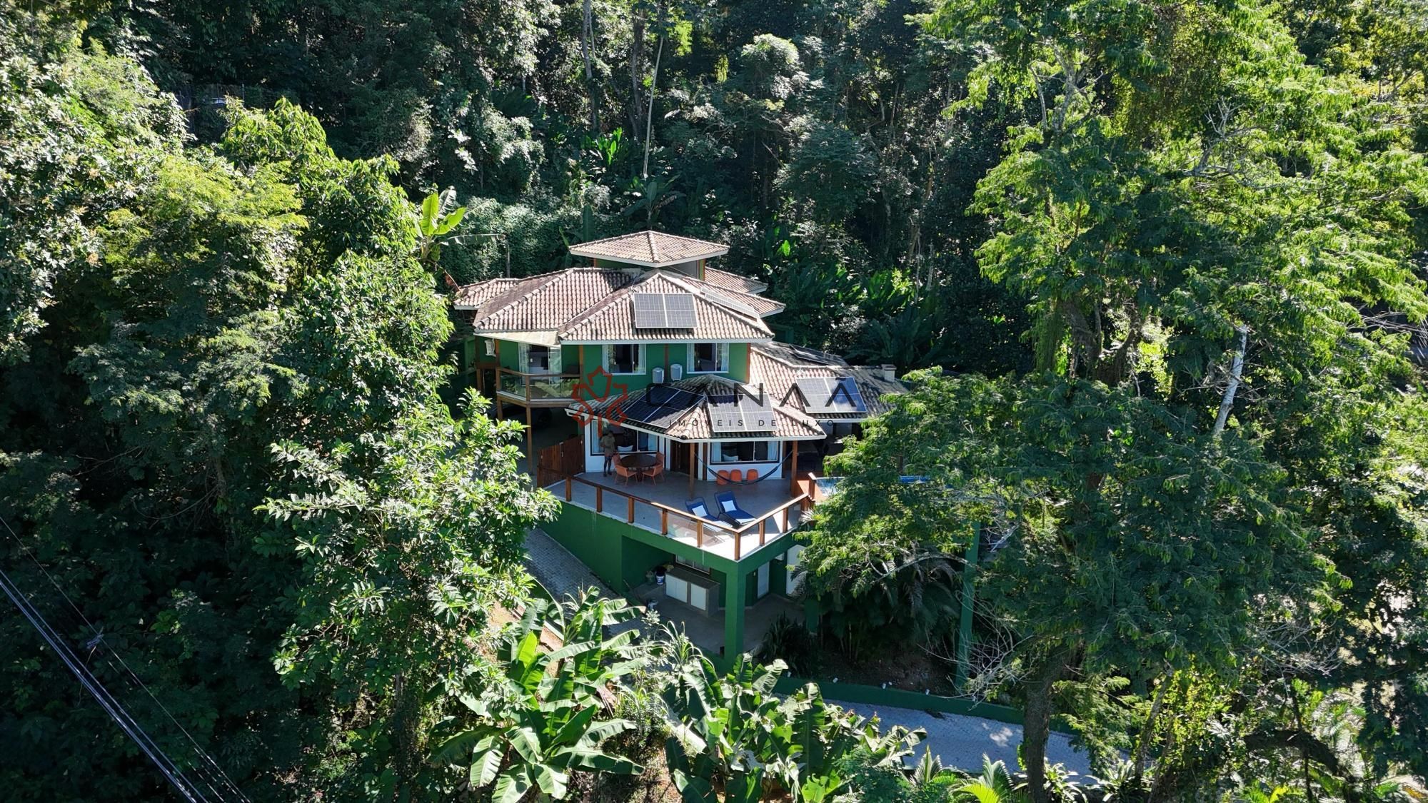 Casa de Condomínio à venda e aluguel com 5 quartos, 400m² - Foto 2