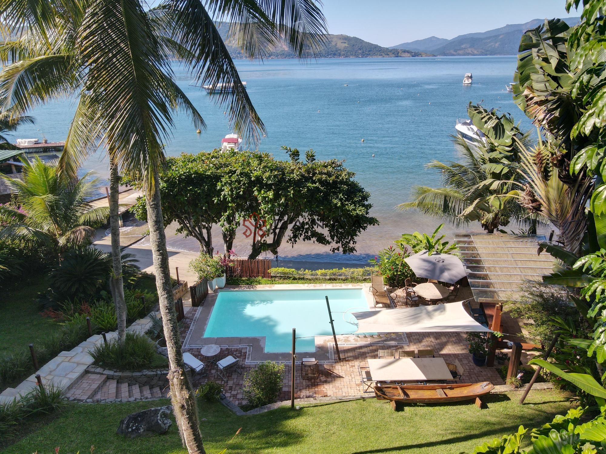 Casa à venda com 4 quartos, 400m² - Foto 1