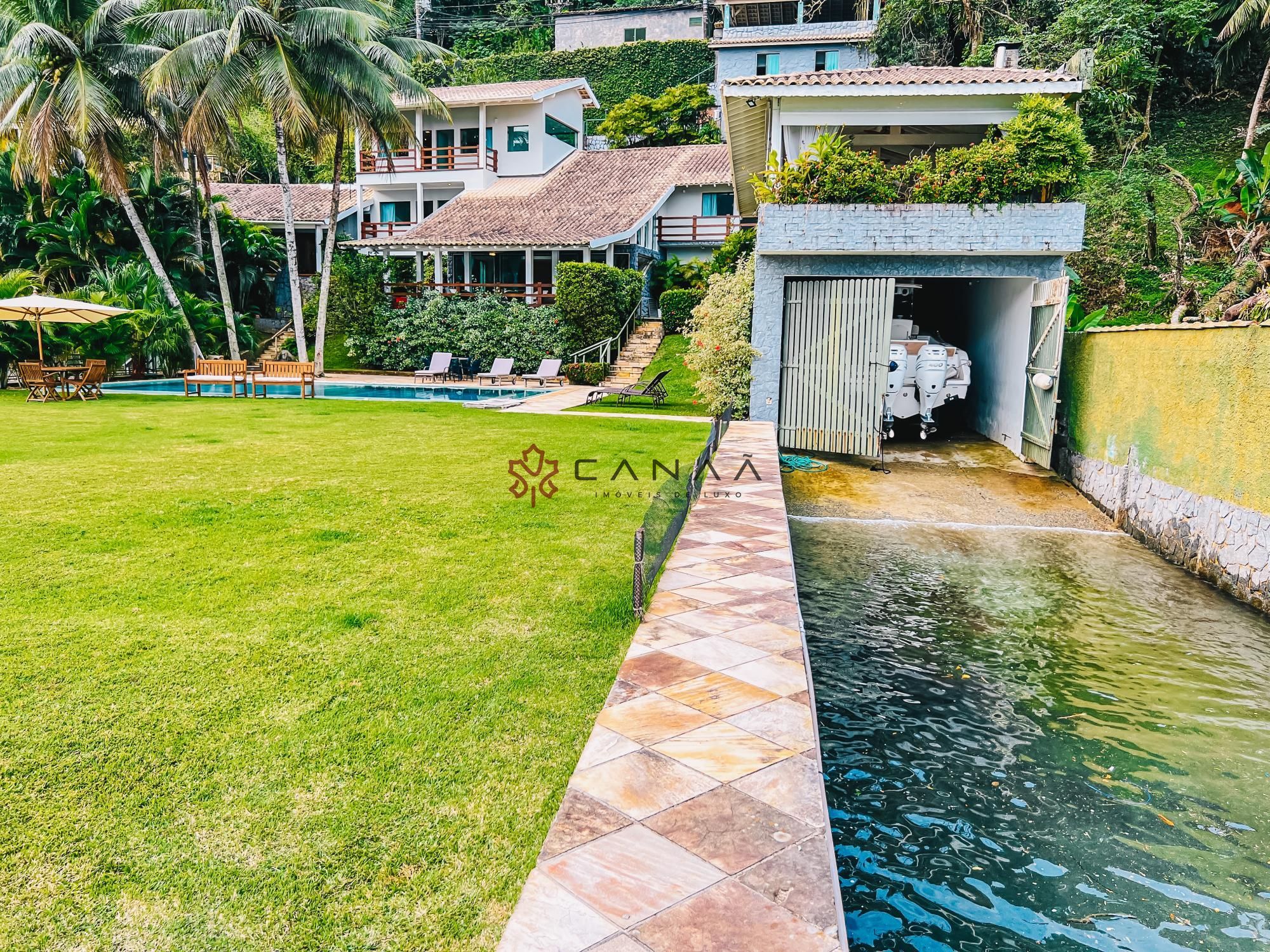 Casa à venda com 7 quartos, 500m² - Foto 48