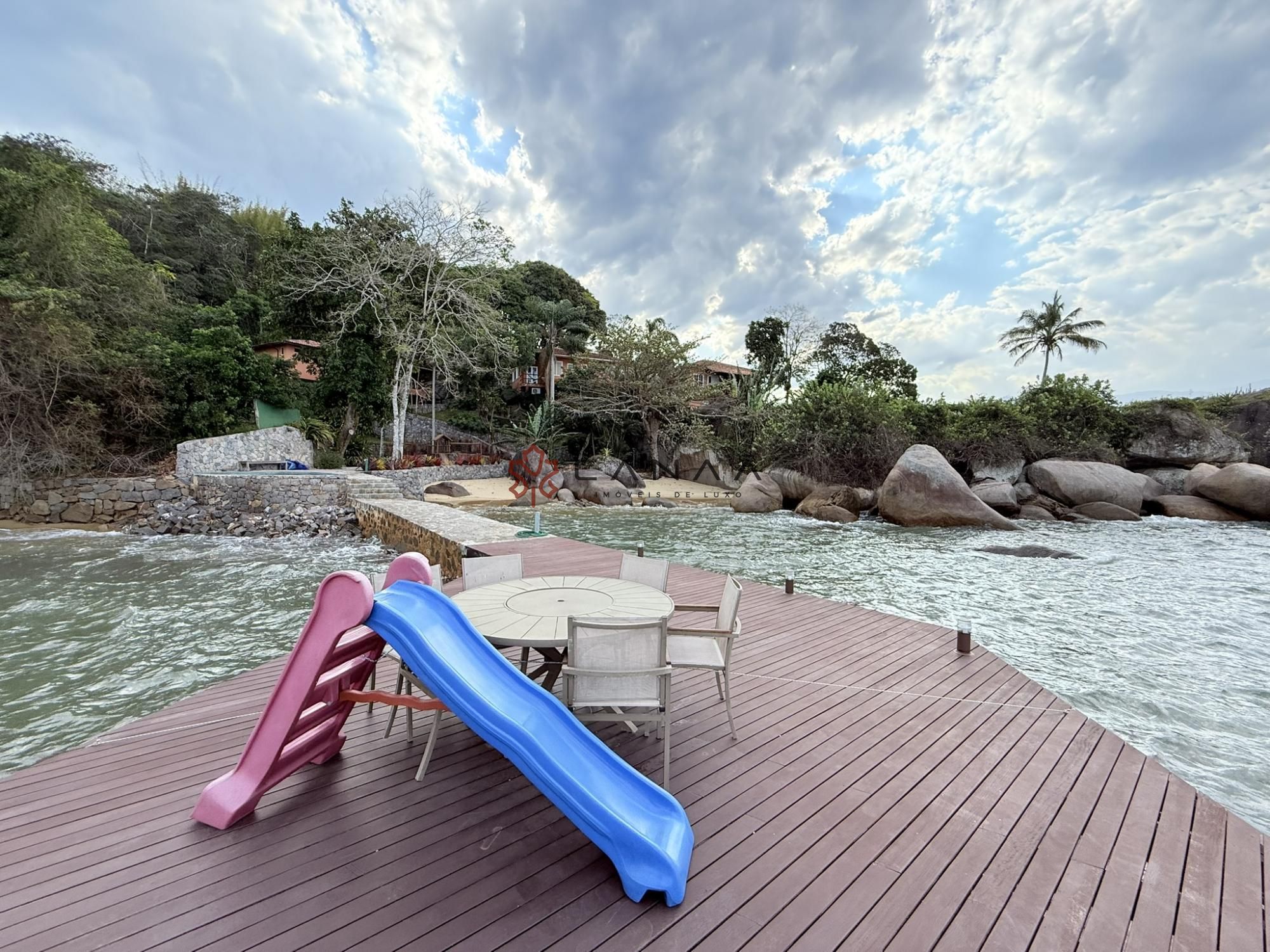 Casa de Condomínio à venda e temporada com 7 quartos, 1100m² - Foto 26