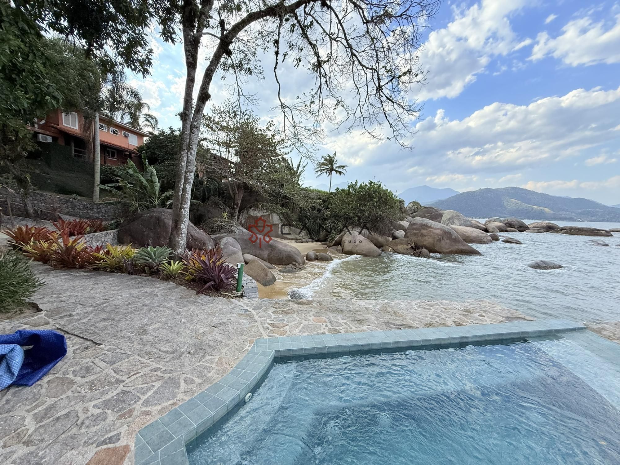 Casa de Condomínio à venda e temporada com 7 quartos, 1100m² - Foto 25
