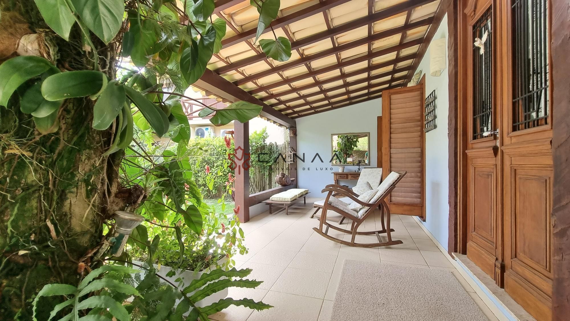 Casa de Condomínio à venda com 4 quartos, 300m² - Foto 4