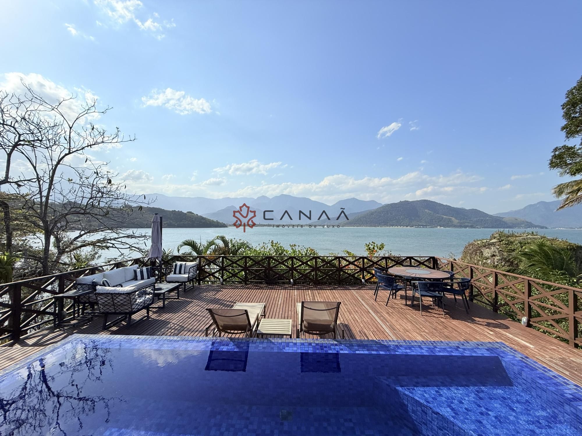 Casa de Condomínio à venda e temporada com 7 quartos, 1100m² - Foto 8