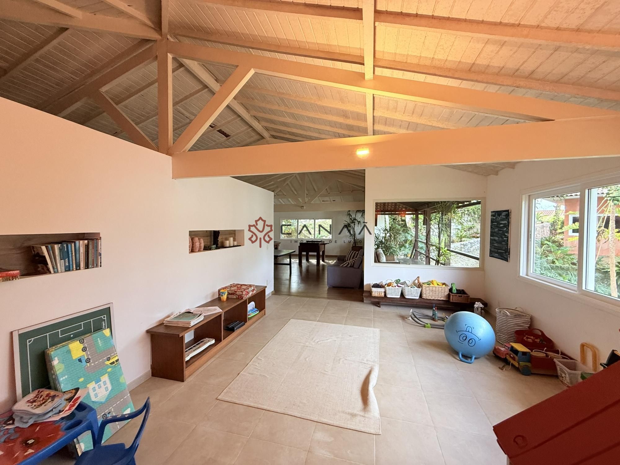 Casa de Condomínio à venda e temporada com 7 quartos, 1100m² - Foto 33