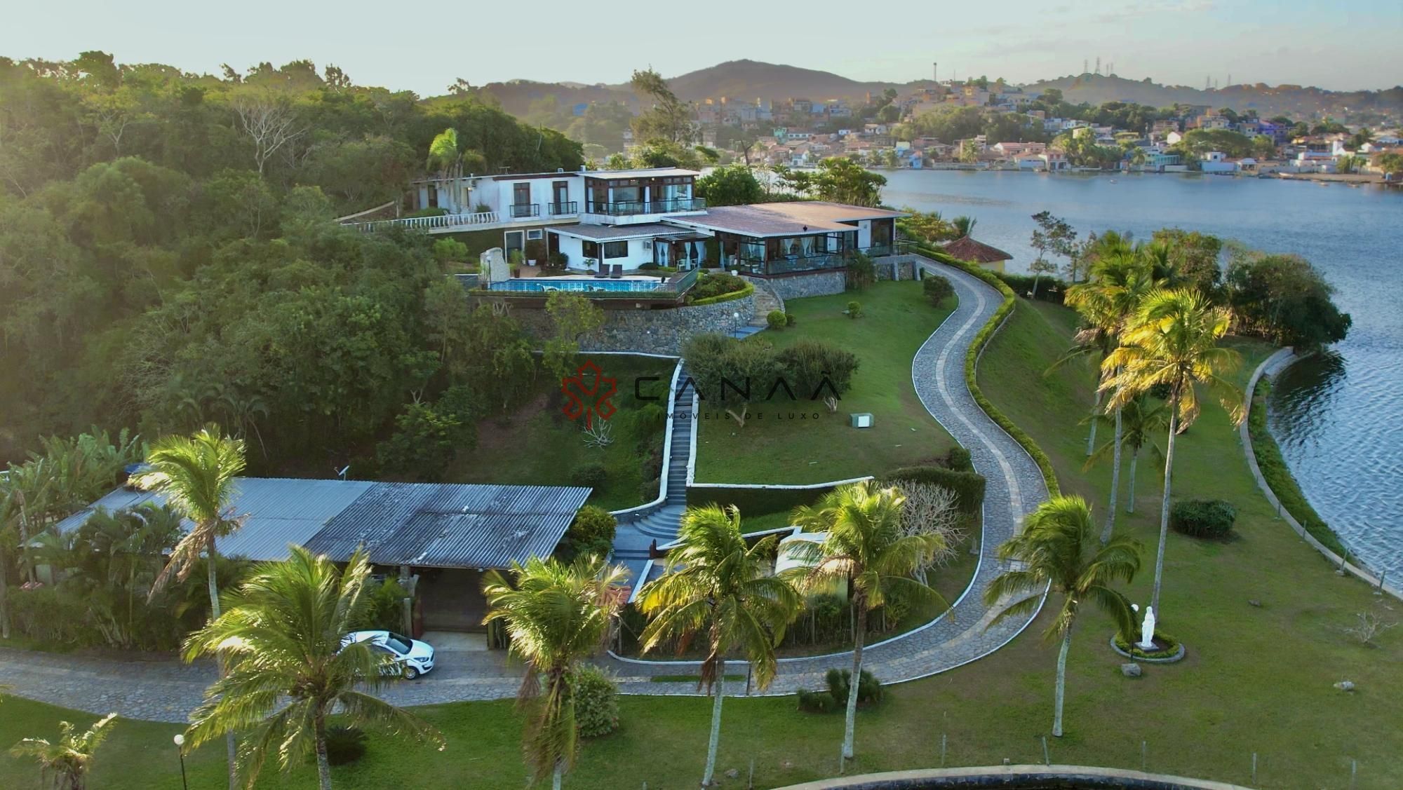 Casa à venda com 5 quartos, 841m² - Foto 1
