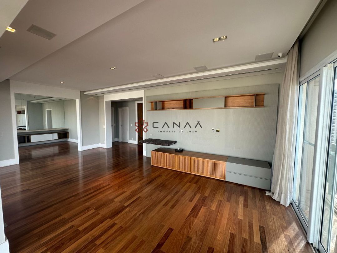Apartamento, 3 quartos, 236 m² - Foto 2