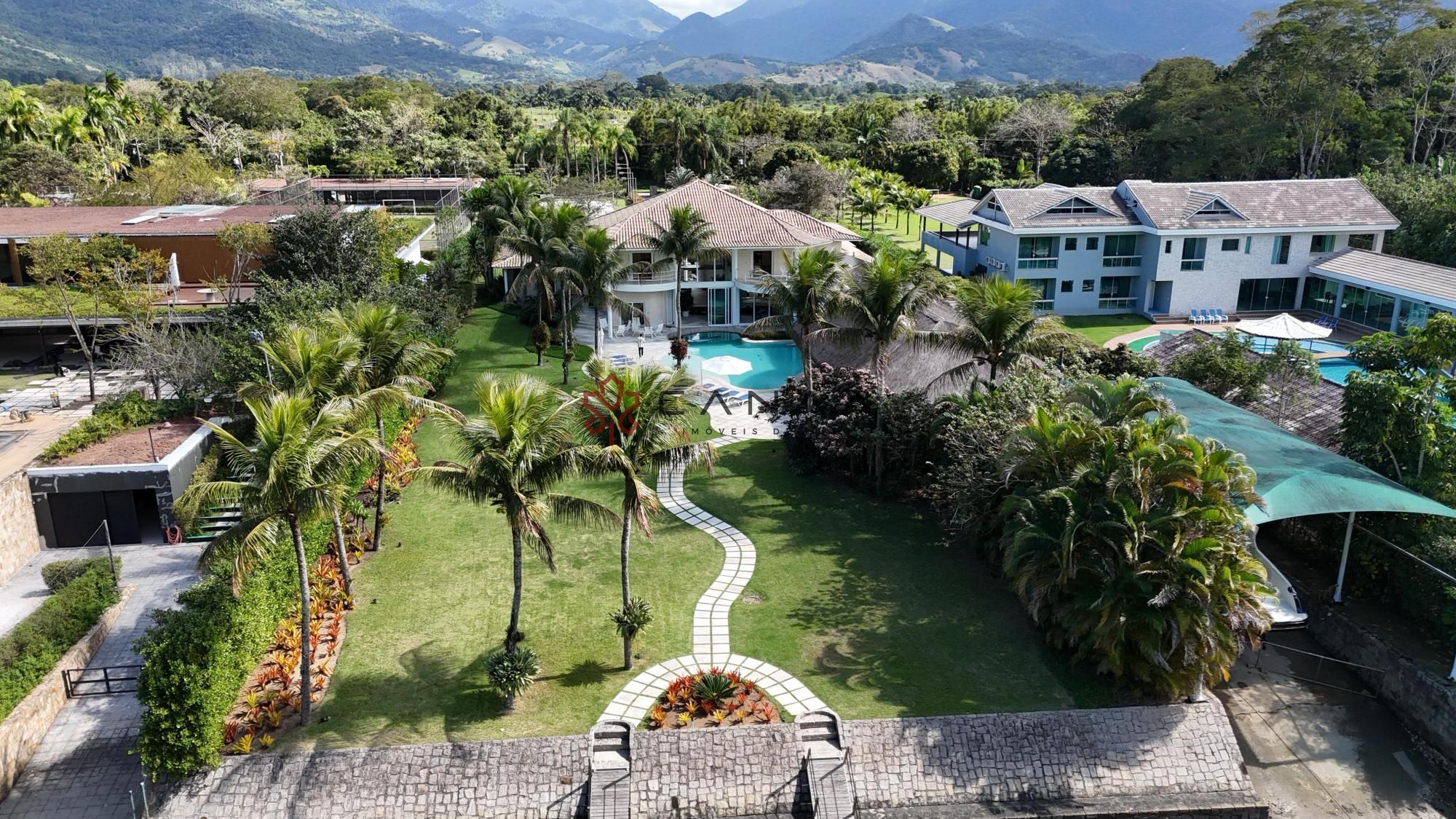 Casa de Condomínio à venda com 6 quartos, 1005m² - Foto 1